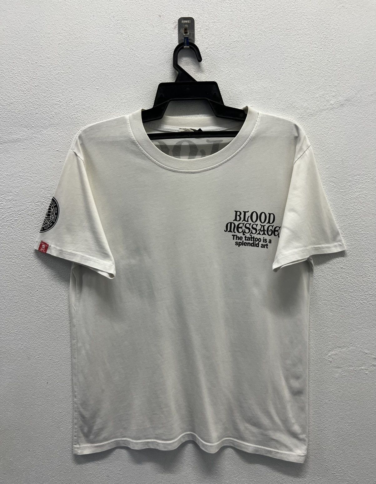 Vintage VINTAGE BLOOD MESSAGE THE TATTOO IS A SPLENDID ART SHIRT Size US XL / EU 56 / 4 - 2 Thumbnail