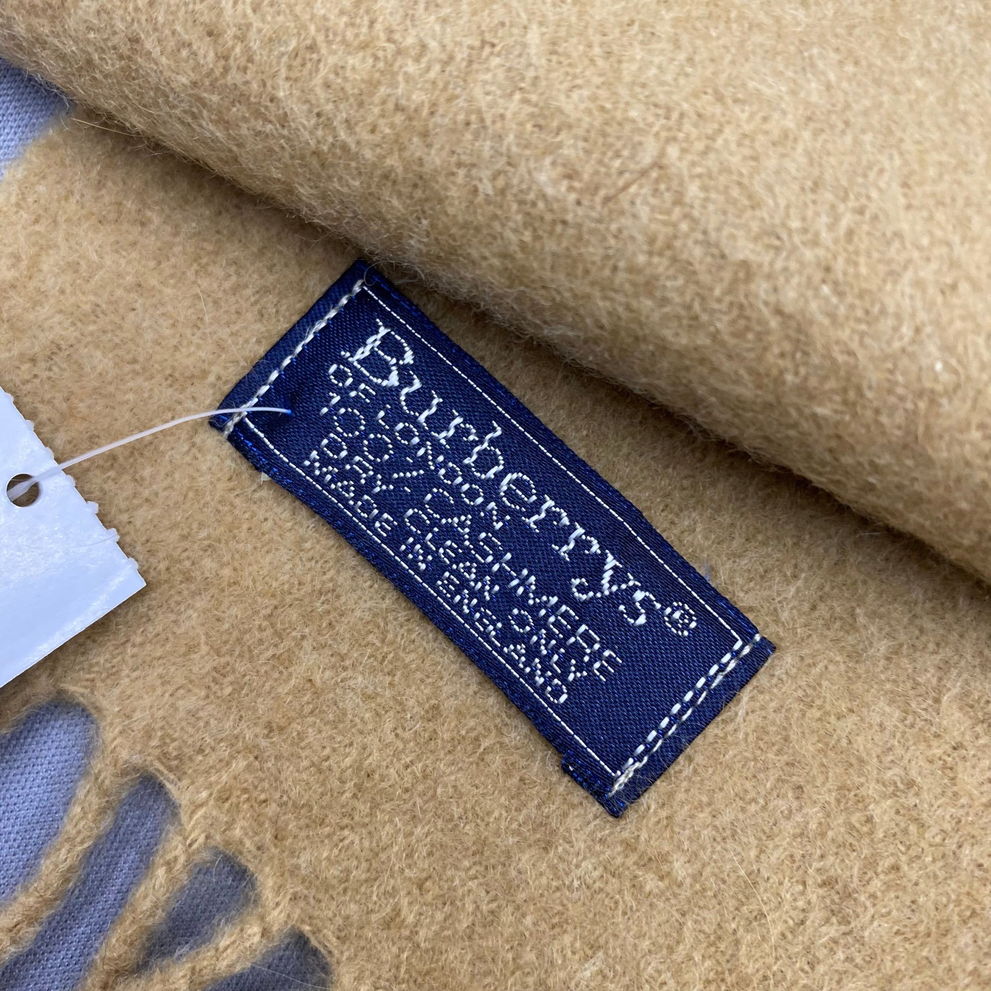 Burberry Vintage Burberry Scarf Muffler Cashmere Winter Scarves Size ONE SIZE - 5 Thumbnail