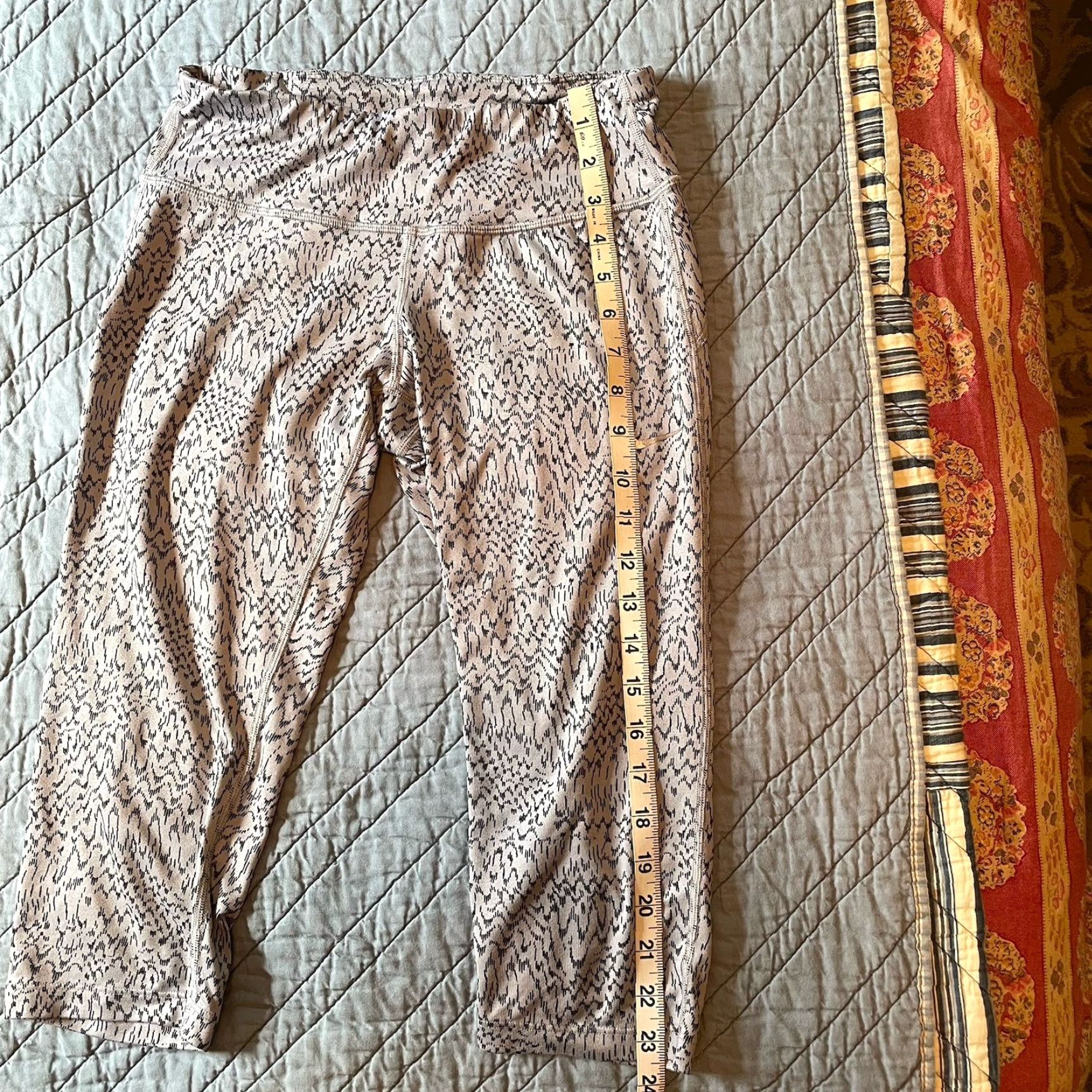 Nike Nike Dri-Fit Capri Leggings Womens Small Gray Black Running Training Compression Size 28" / US 6 / IT 42 - 6 Thumbnail