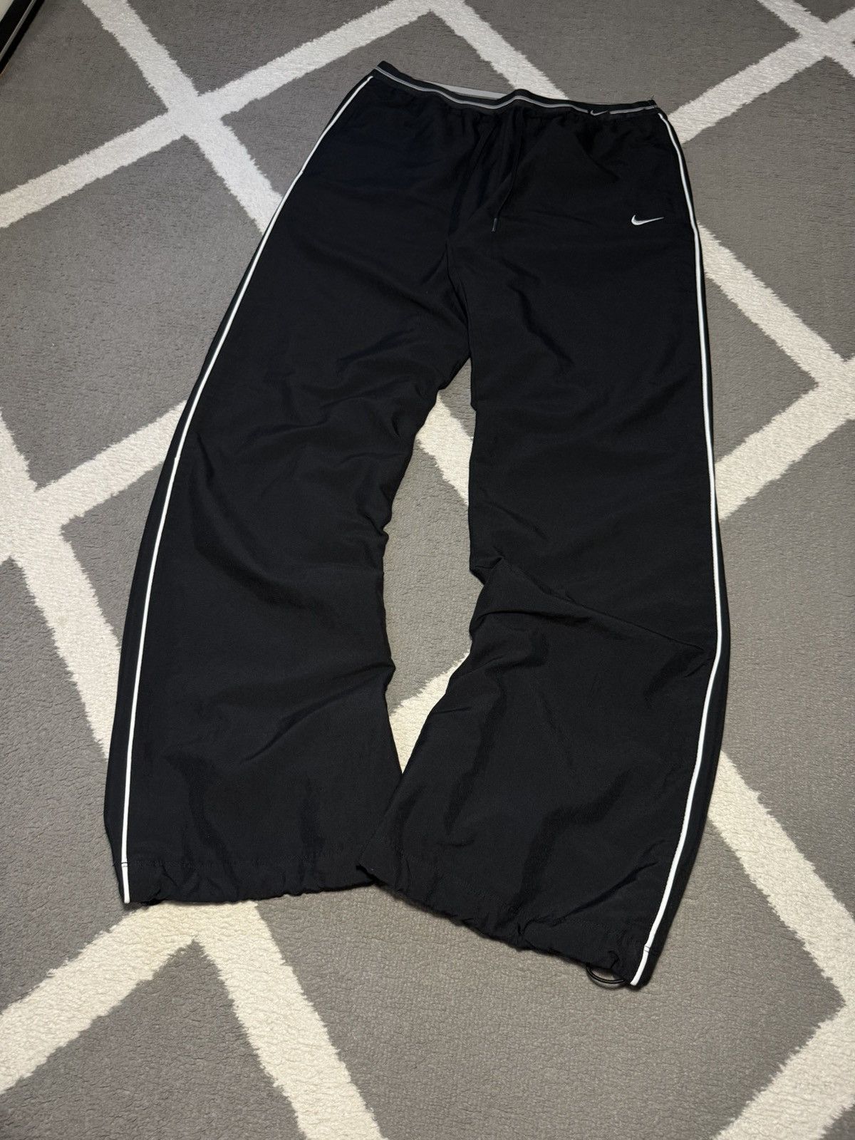 Nike Vintage 00’s Nike Swoosh Women’s Parachute Track Pants Size 26" / US 2 / IT 38 - 6 Thumbnail