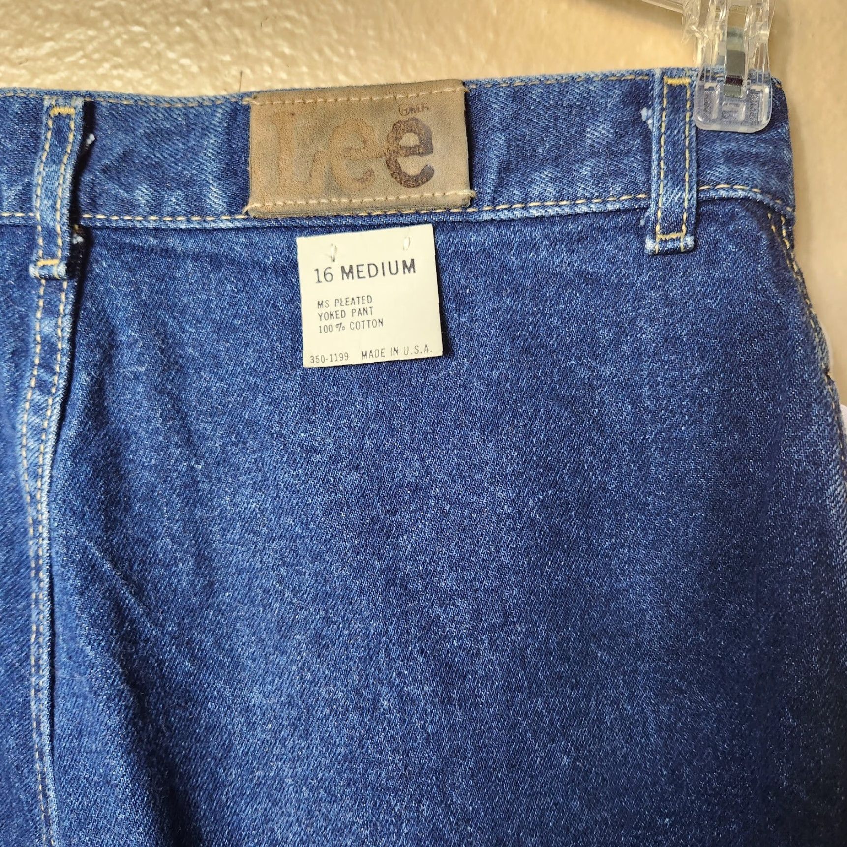 Lee VINTAGE Lee High Rise Bareback Yoked Pleated Jeans Deadstock NWT-Size 16 Blue 1980s Womens Jeans Size 38" / US 16 / IT 52 - 6 Thumbnail