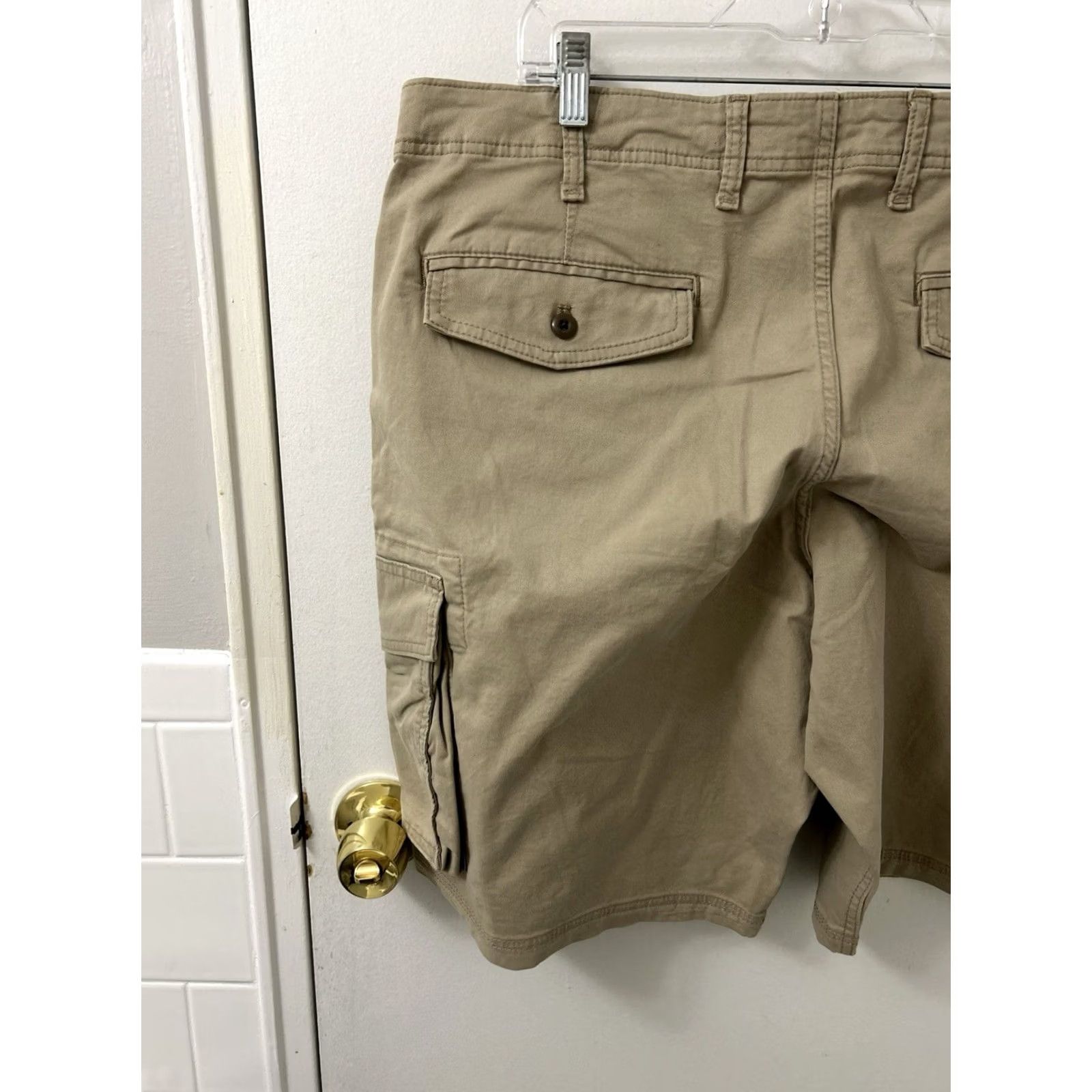 Gap GAP Cargo Shorts Mens 38 Tan Pockets 10” Inseam NWT MSRP 5 Casual Utility Flat Front Relaxed Cotton Blend Spandex Canvas Beige Boys? no Size US 38 / EU 54 - 7 Thumbnail