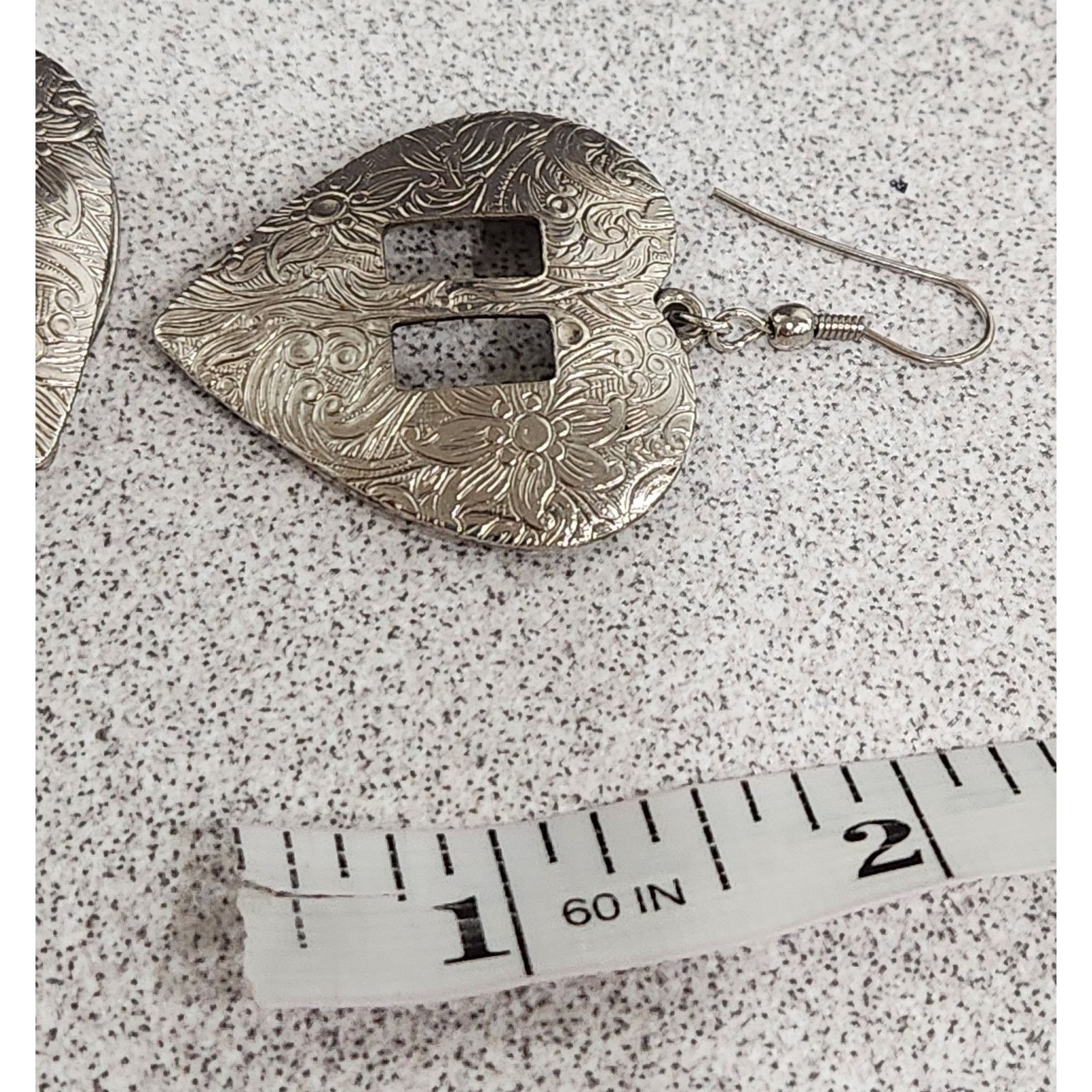 Other Silver Engraved Heart Dangle Earrings Fish Hook Back Size ONE SIZE - 4 Thumbnail