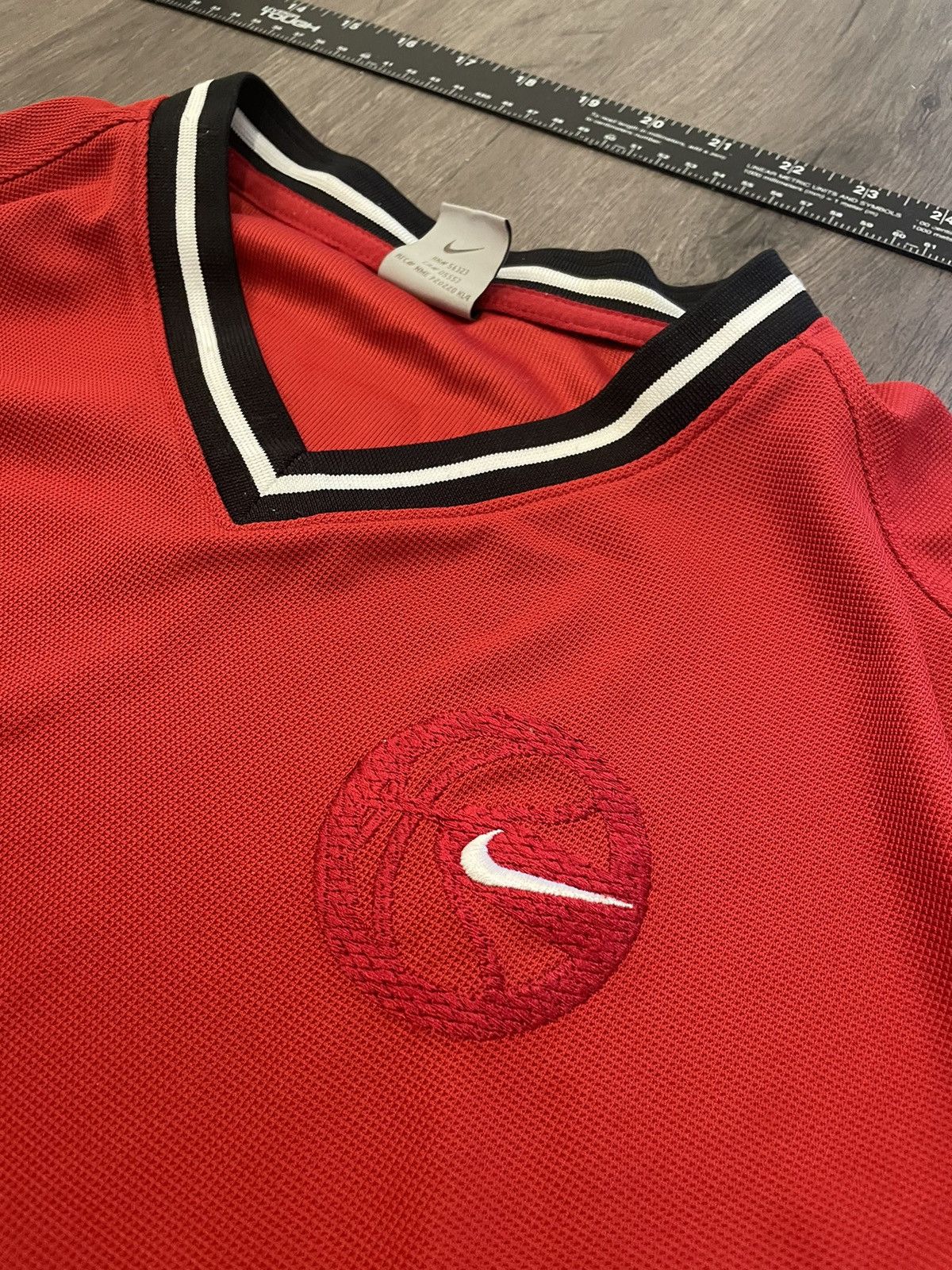 Nike × Vintage Y2K Nike “Basketball Dri-Fit Warm-up” T-Shirt (Sz.M) Size US M / EU 48-50 / 2 - 2 Thumbnail