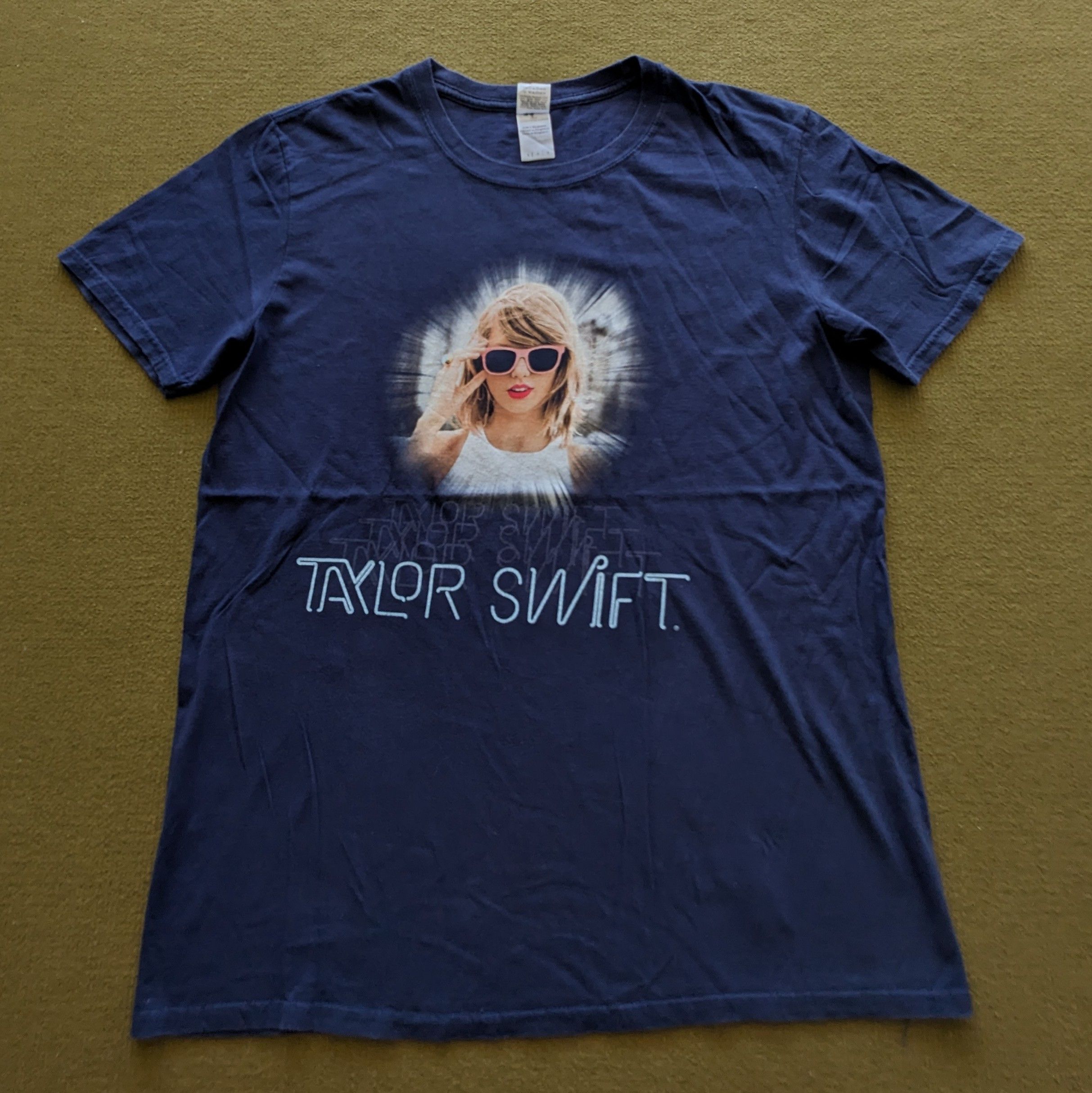 Band Tees Vintage TAYLOR SWIFT American Singer T-shirt Size US L / EU 52-54 / 3 - 1 Thumbnail