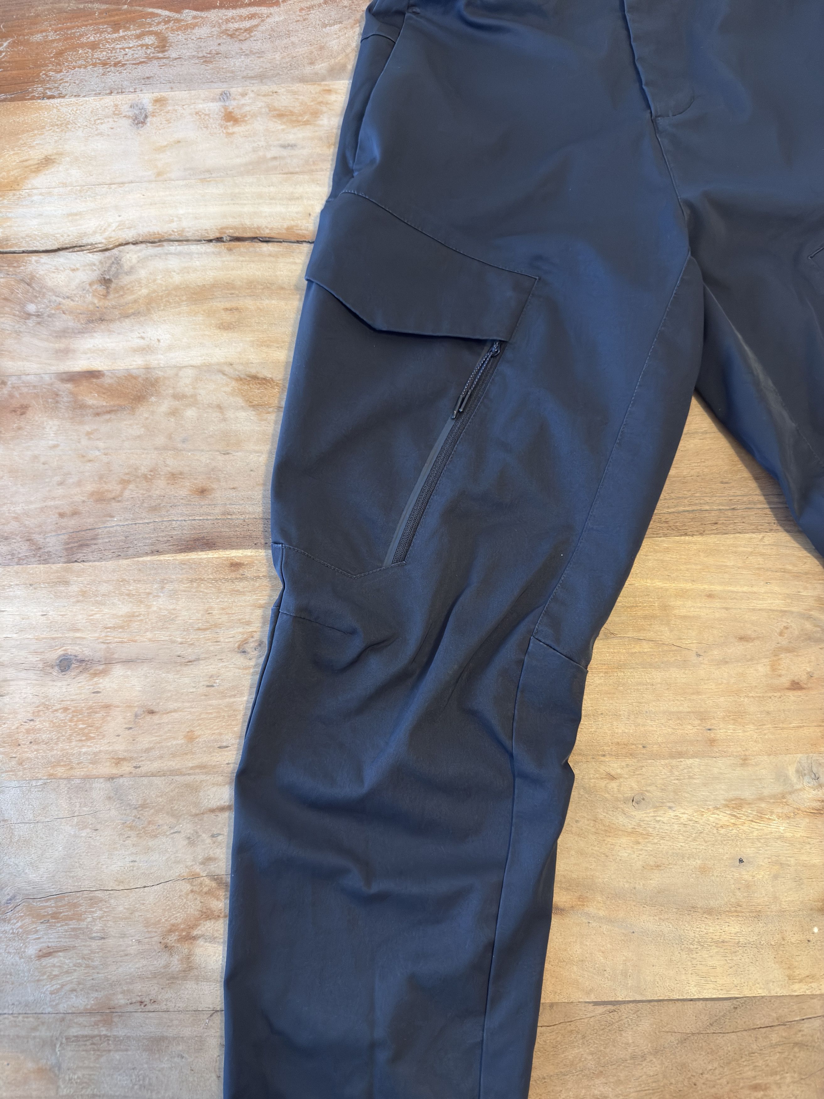 Nike Nike Sportswear Tech Woven Unlined Cargo Pants DH3866-326 Size US 30 / EU 46 - 5 Thumbnail