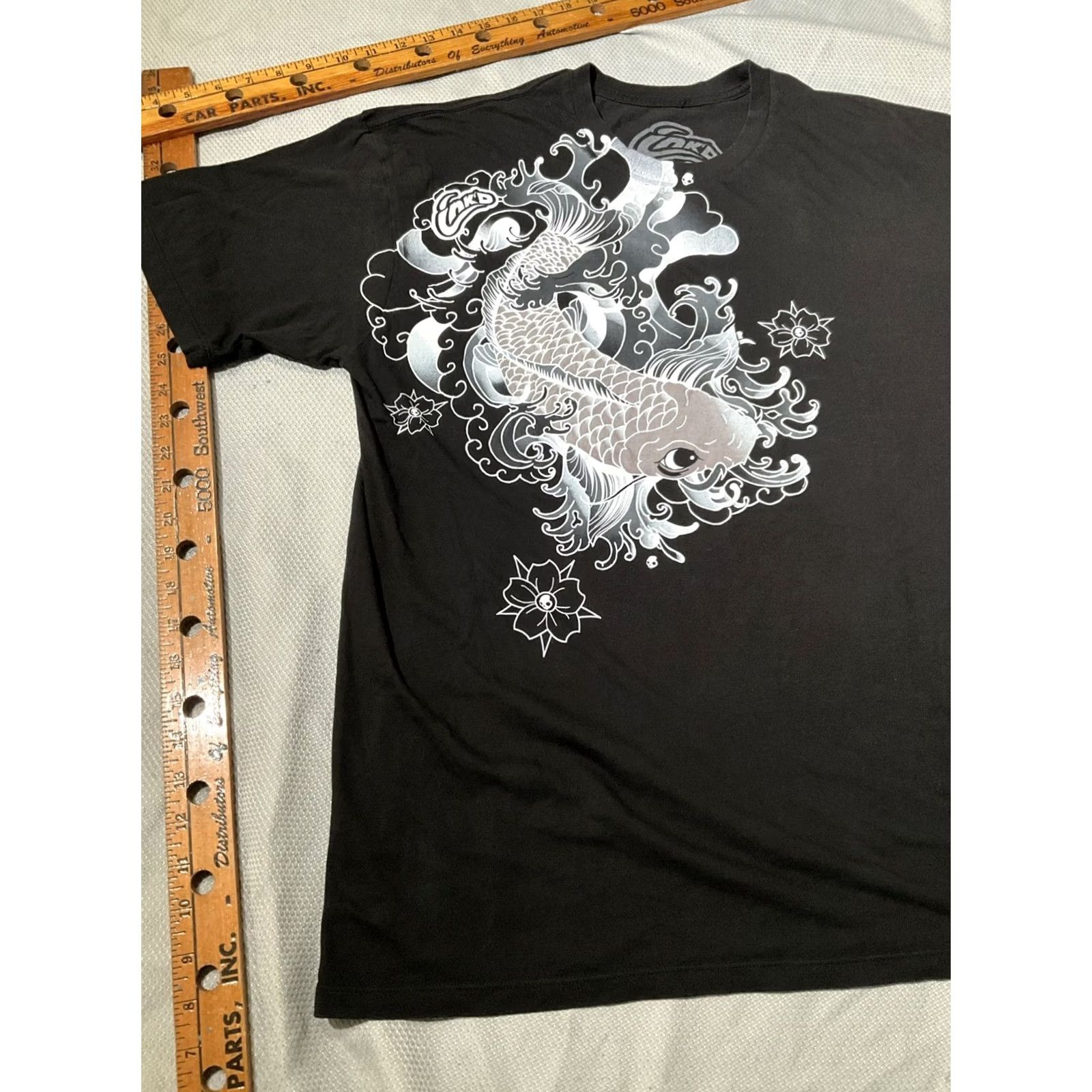Skullcandy VINTAGE Ink'd Skullcandy Shirt XL Black White Koi Fish Graphic Print Tee Casual Mens Size US XL / EU 56 / 4 - 4 Thumbnail