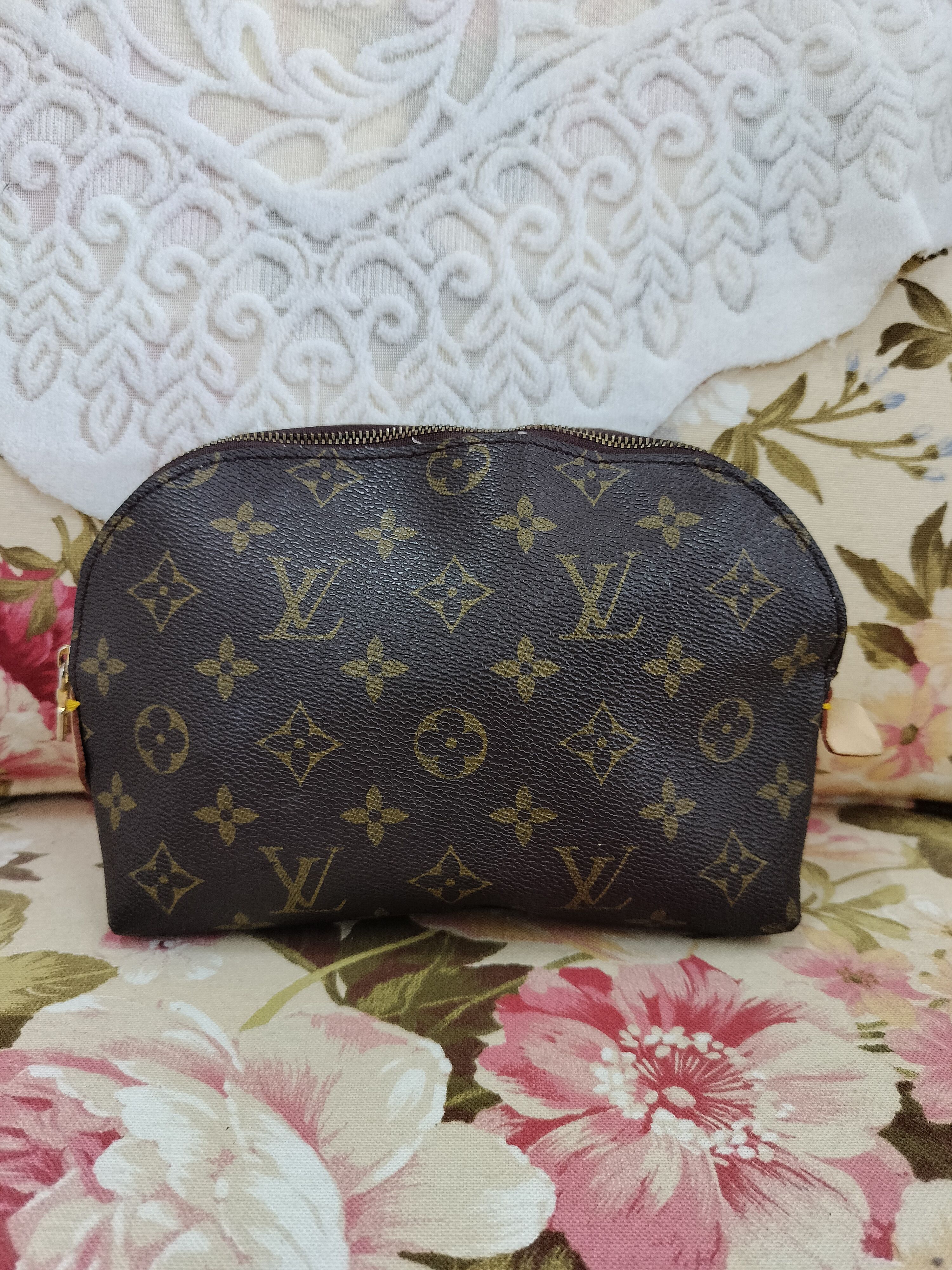 Louis Vuitton Vintage Louis Vuitton LV cosmetics bag Size ONE SIZE - 1 Thumbnail