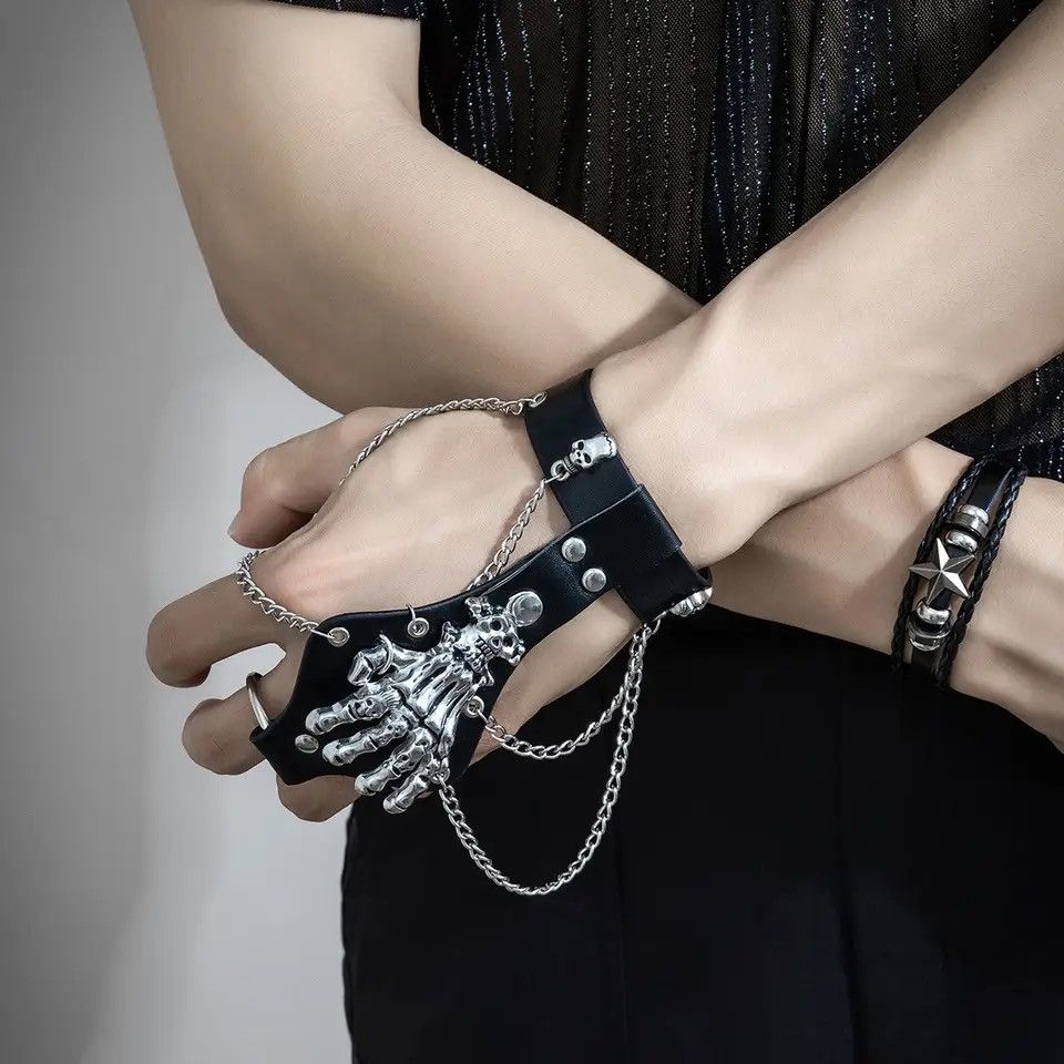 Jewelry Goth Black Skull Finger Wrist Chains Rings Bracelets Size ONE SIZE - 3 Thumbnail