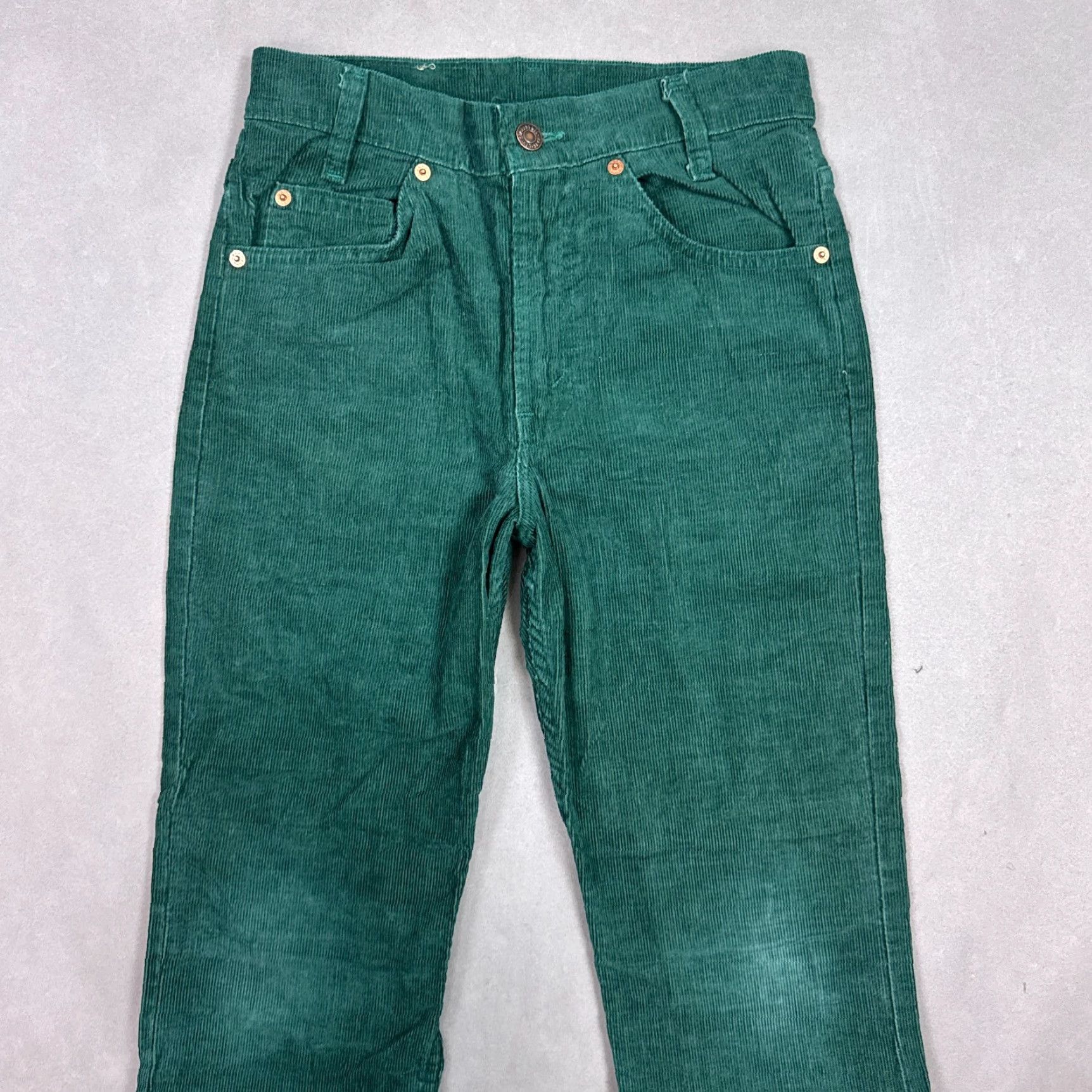 Levi's VINTAGE Levi's Pants Mens 28x30 Corduroy Green 80s Made USA Straight 5-Pocket Chino Casual Mens Size US 28 / EU 44 - 2 Thumbnail