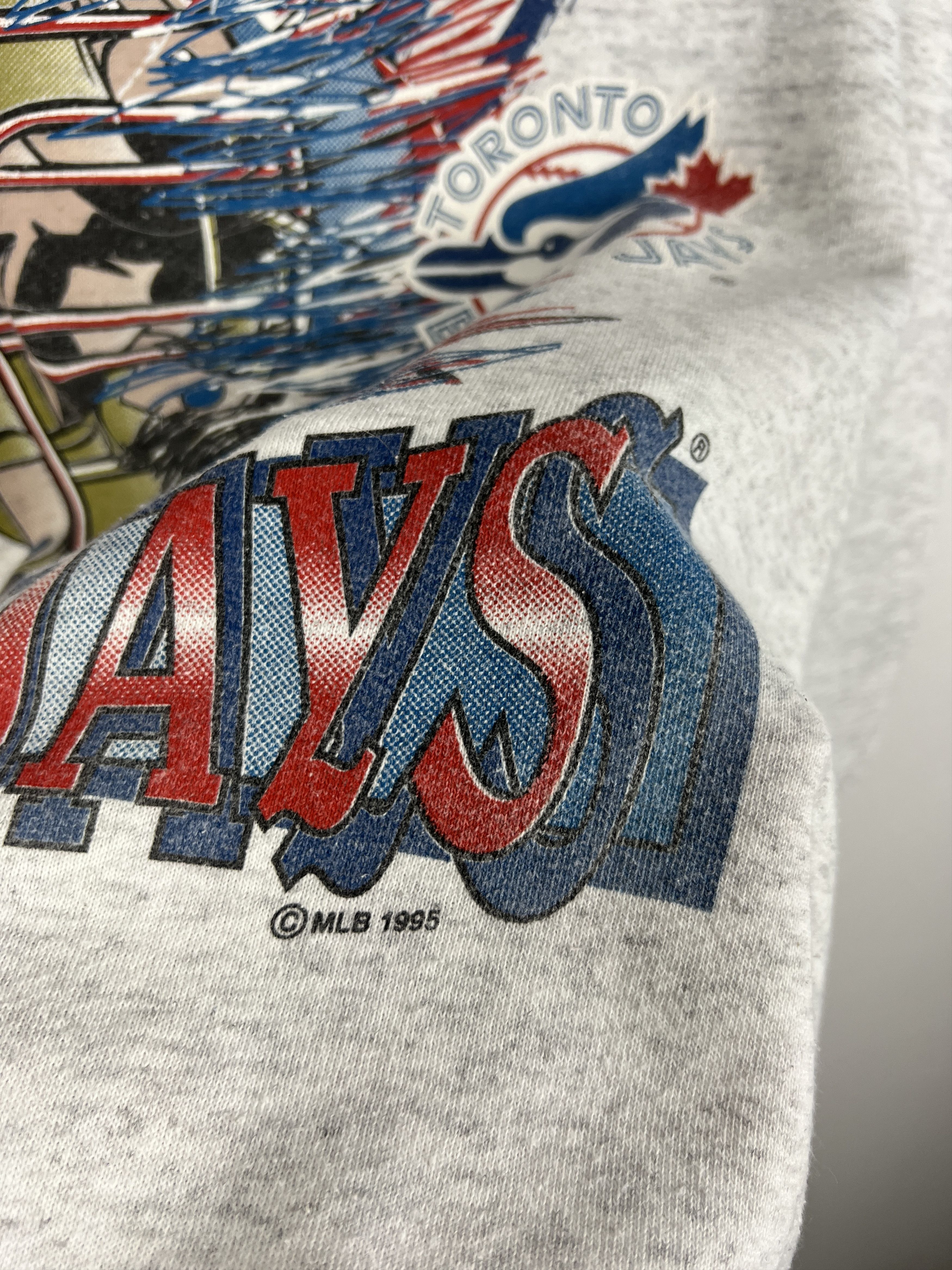 Gildan Vintage 90's Toronto Jays Sweatshirt Over Print Crewneck MLB Size US L / EU 52-54 / 3 - 5 Thumbnail