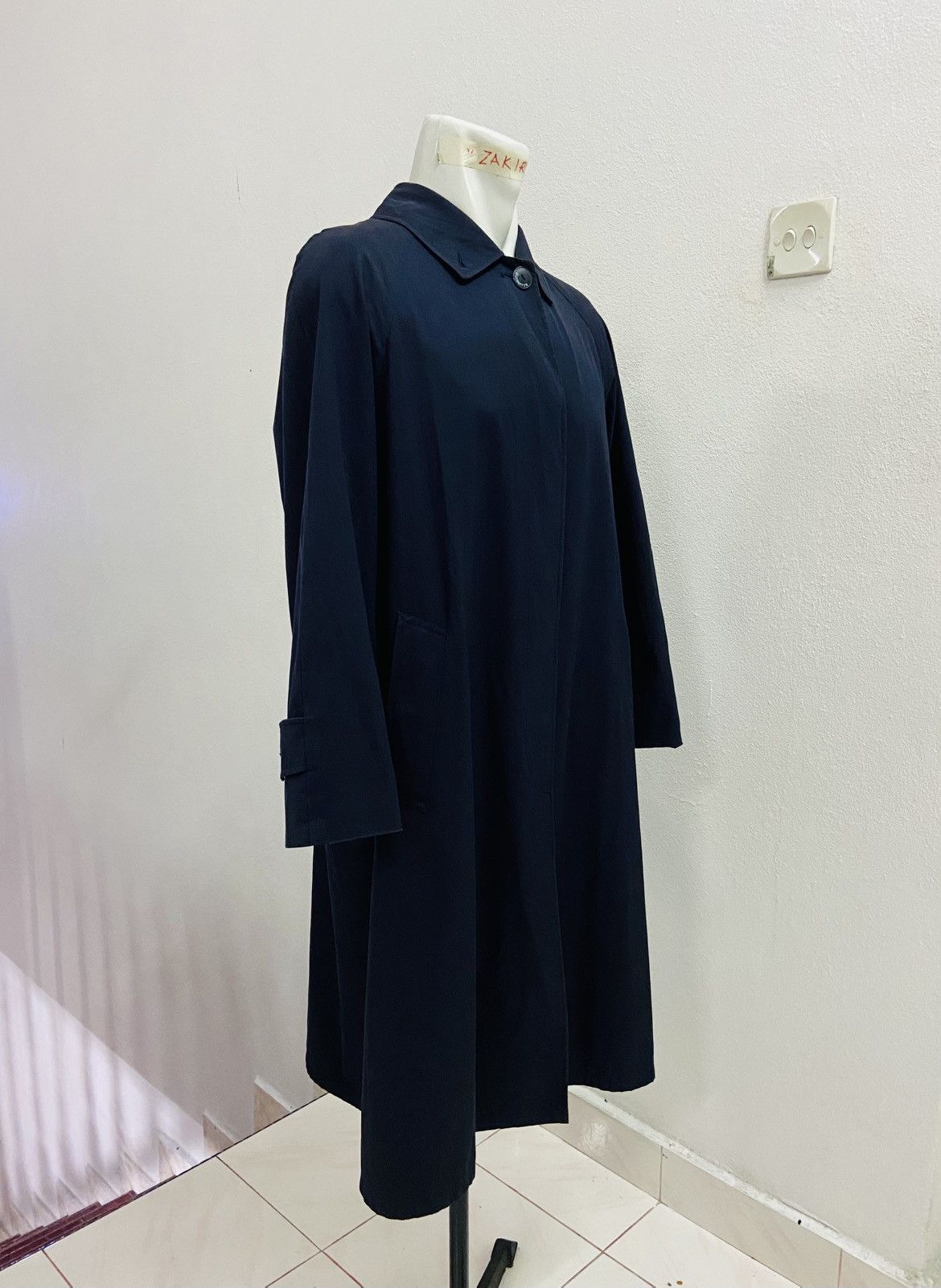 Burberry VINTAGE BURBERRY TRENCH COAT Size M / US 6-8 / IT 42-44 - 2 Thumbnail