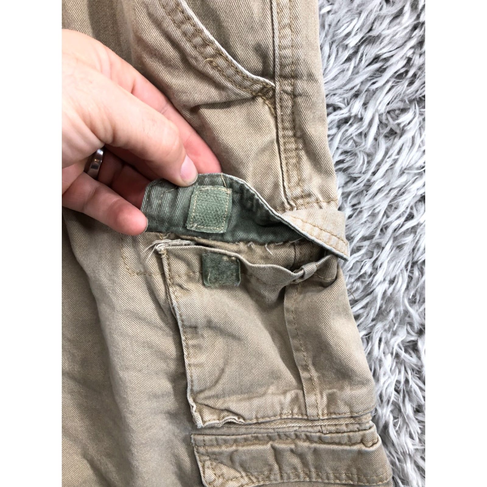 MILLY VINTAGE Old Mill Cargo Shorts Mens Size 32 Mid Rise Medium Wash Beige Flaw? Size US 32 / EU 48 - 4 Thumbnail