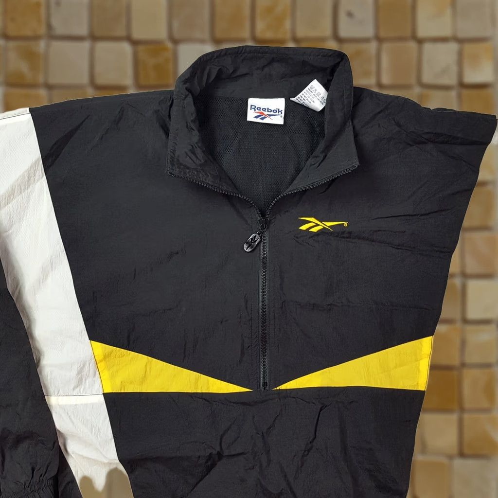 Reebok VINTAGE Reebok Jacket Women's L Zip Up Long Sleeve Black 90s Retro Athletic Outdoor Pockets Mens Girls Womens Size L / US 10 / IT 46 - 1 Thumbnail