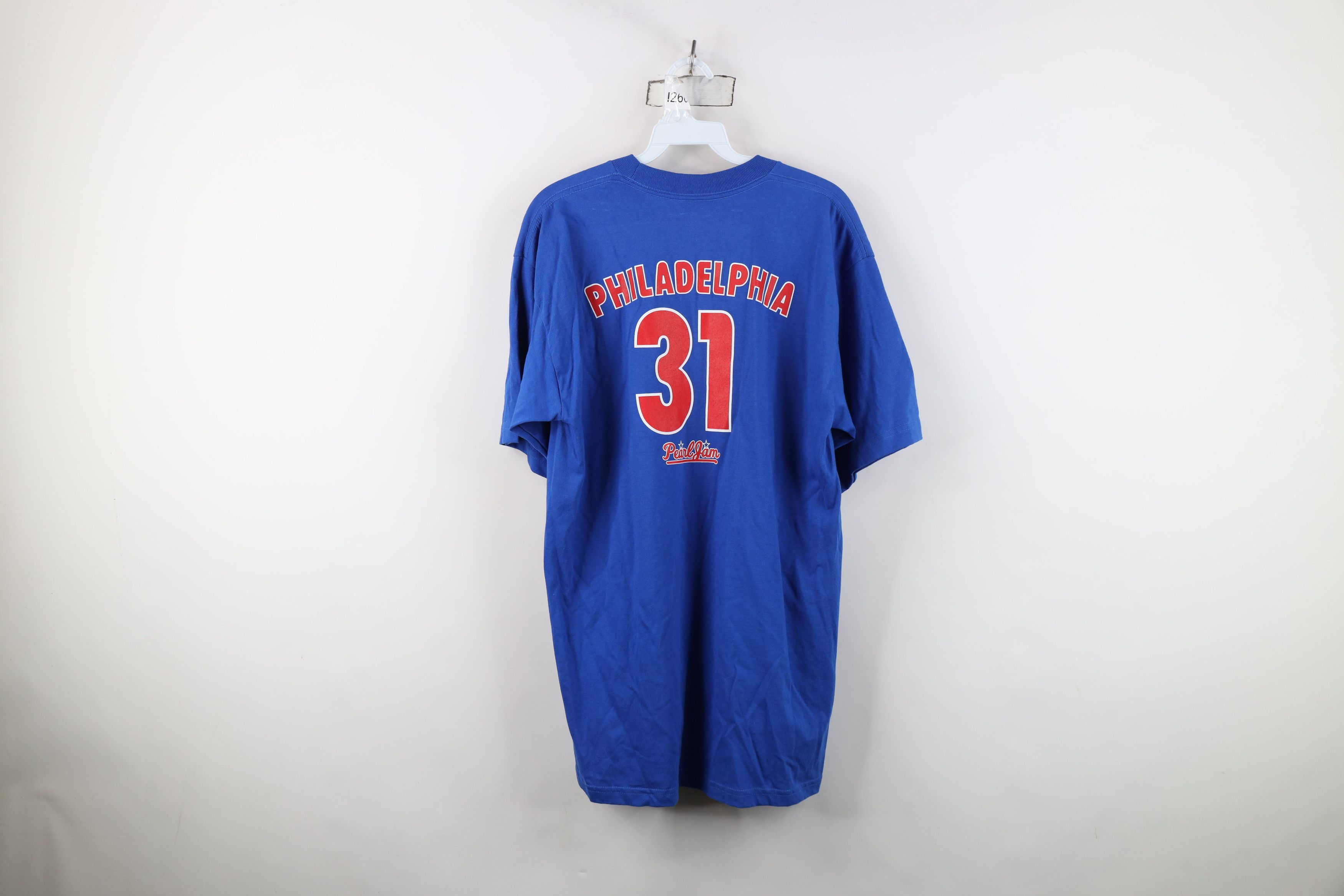 Vintage Vintage Y2K 2009 Philadelphia Tour Pearl Jam Band T-Shirt Size US L / EU 52-54 / 3 - 12 Thumbnail