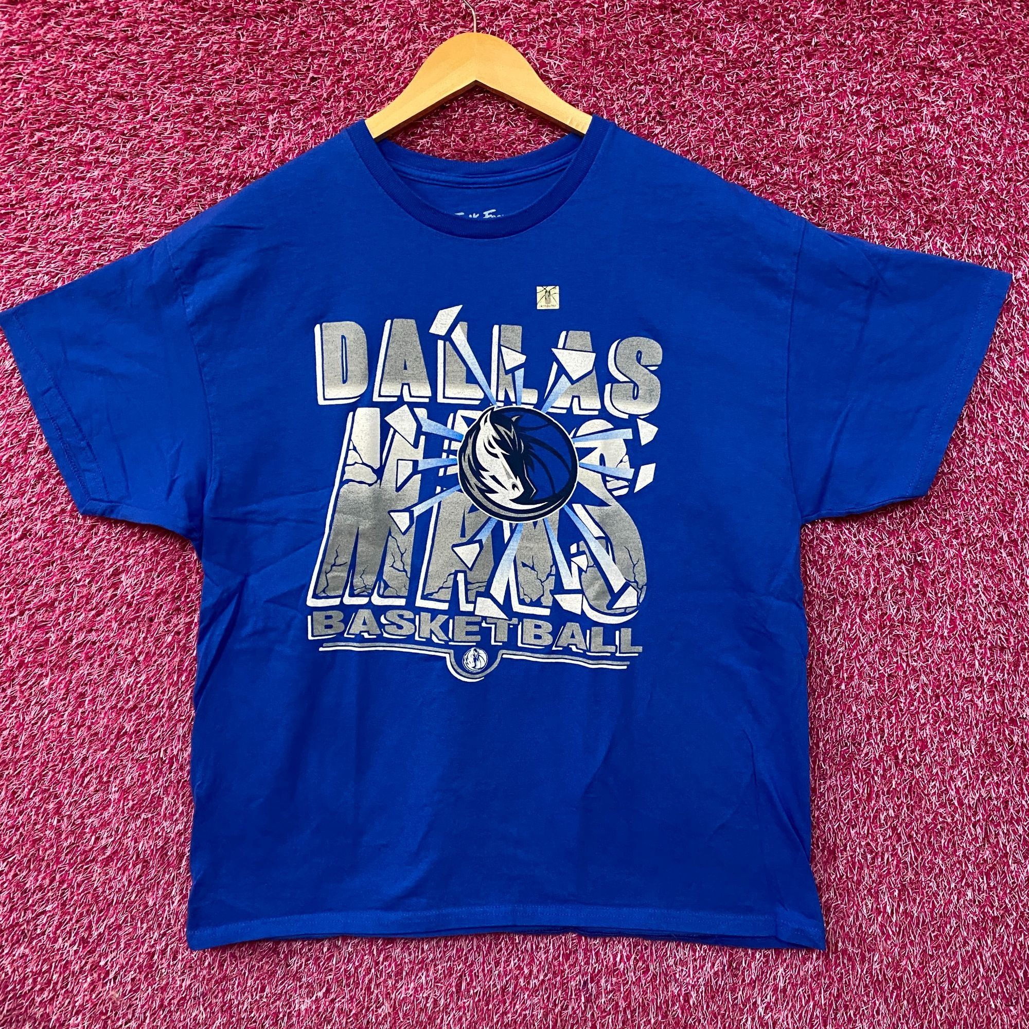 Junk Food Junk Food Dallas Mavericks Break Through Basketball T-Shirt Size US L / EU 52-54 / 3 - 1 Thumbnail