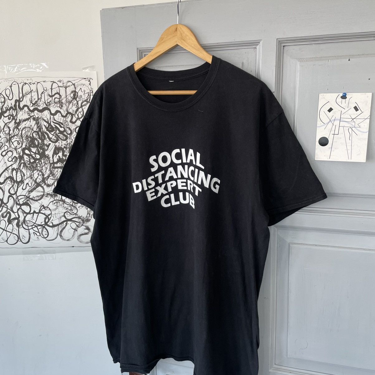 Vintage Vintage Social Distancing Expert Club T-shirt Size XL Size US XL / EU 56 / 4 - 2 Thumbnail