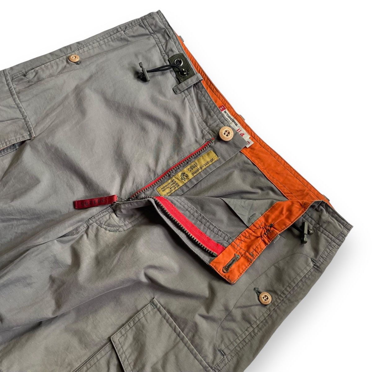 20471120 🇯🇵 291295 = HOMME 3 WAYS NYLON PARACHUTE CARGO PANTS Size US 34 / EU 50 - 8 Thumbnail