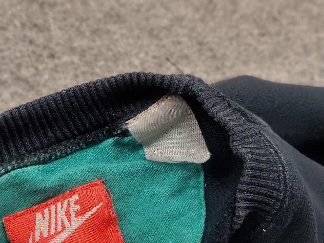 Nike Vintage 80s Nike Air Embroidered Crewneck Blue Sweatshirt Size US M / EU 48-50 / 2 - 12 Thumbnail