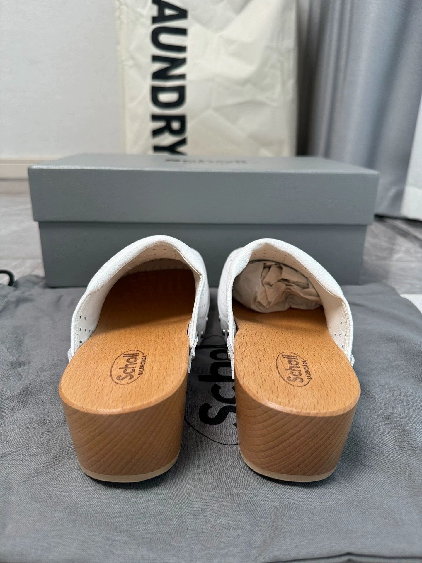 Balenciaga Balenciaga 25 SCHOLL x Clogs 36 White Size US 5.5 / IT 35.5 - 8 Thumbnail