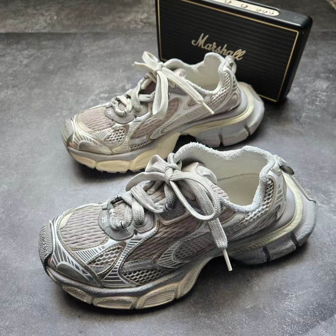 Balenciaga Balenciaga Beige Lowtop Sneakers XXXL Women Size US 8 / IT 38 - 1 Thumbnail
