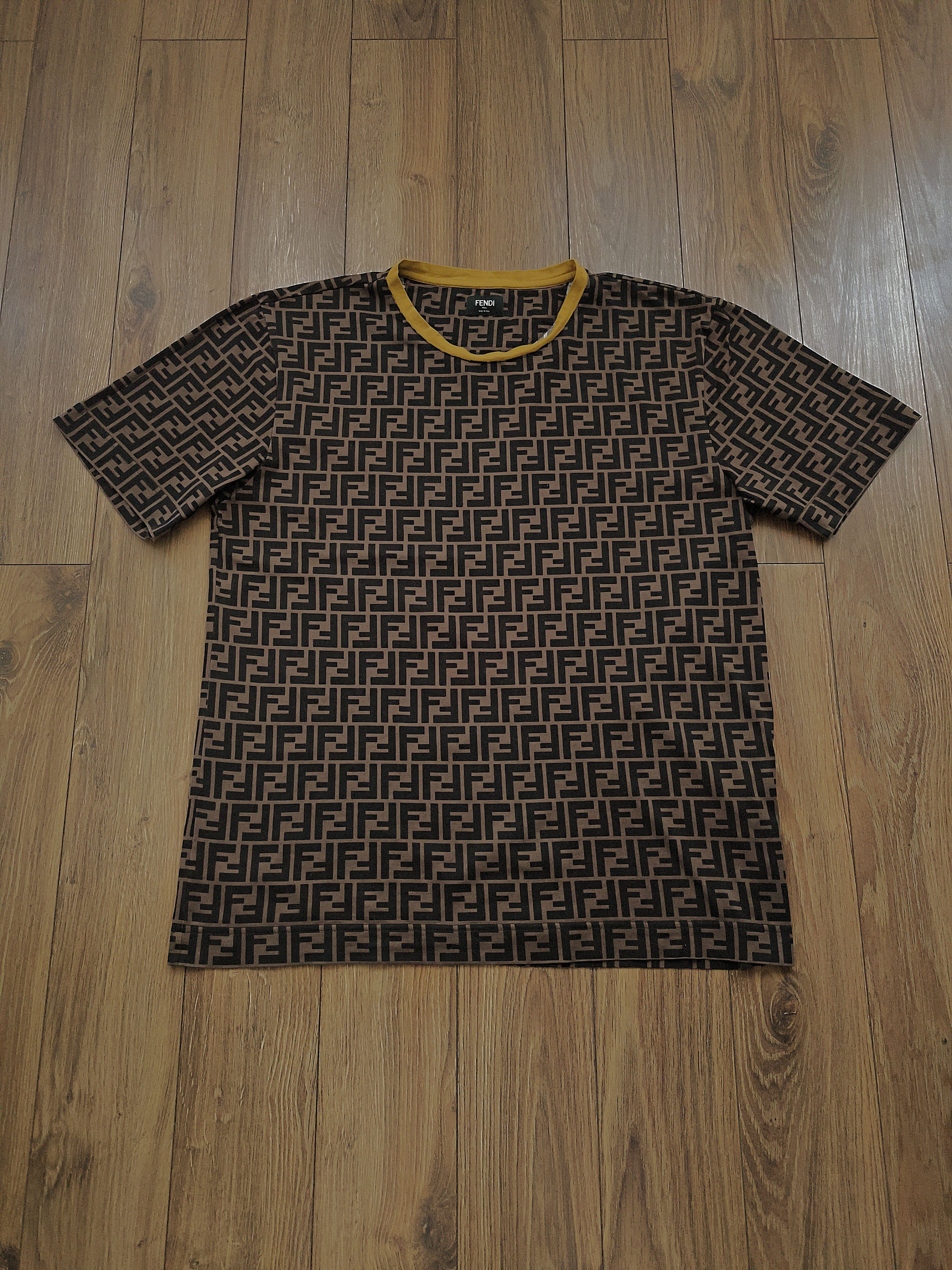 Fendi Monogram T-shirt size XL very good condition