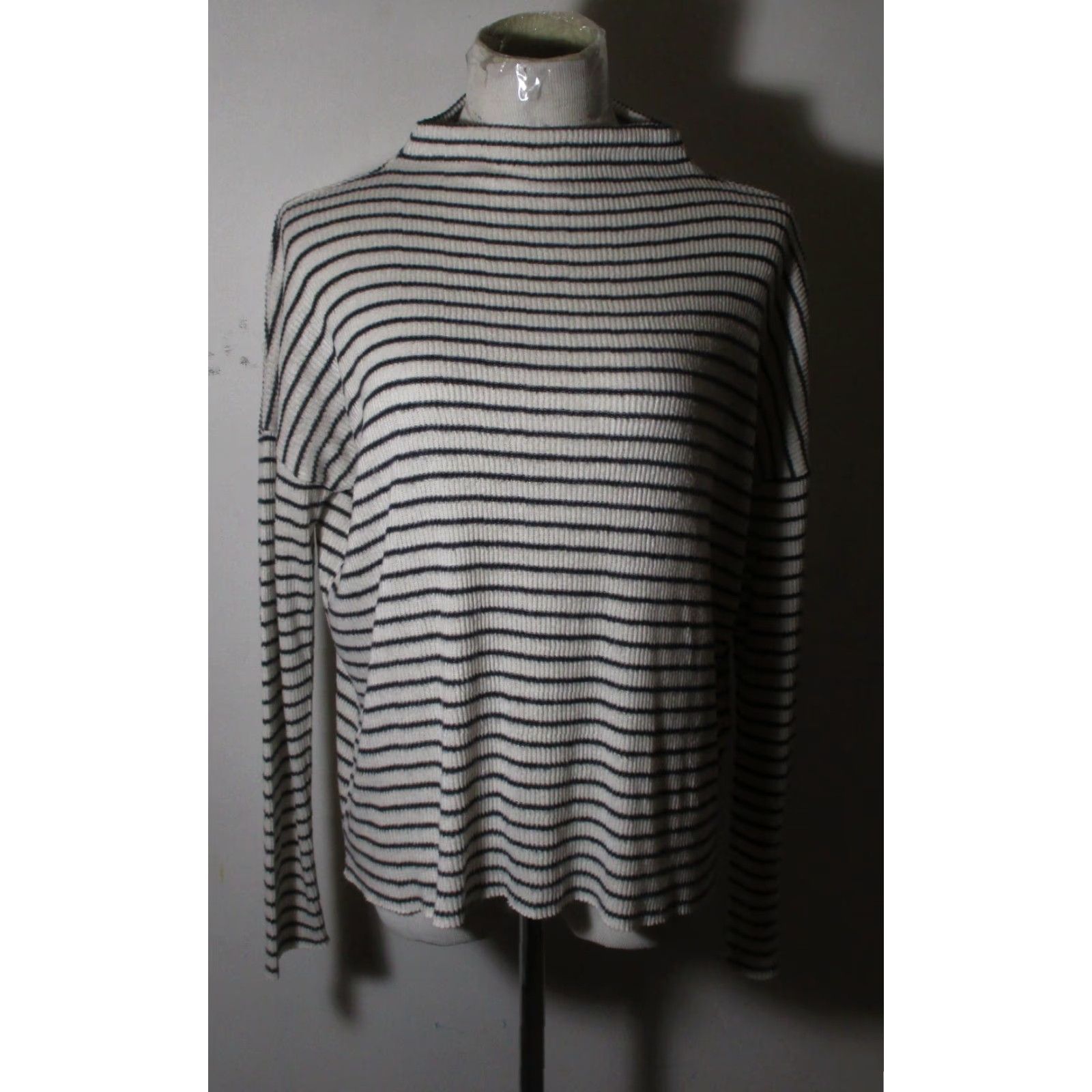 Lucky Brand LUCKY BRAND Top Shirt Long Sleeve Beige/Black XS Women's Mock Neck Pullover Size XS / US 0-2 / IT 36-38 - 2 Thumbnail