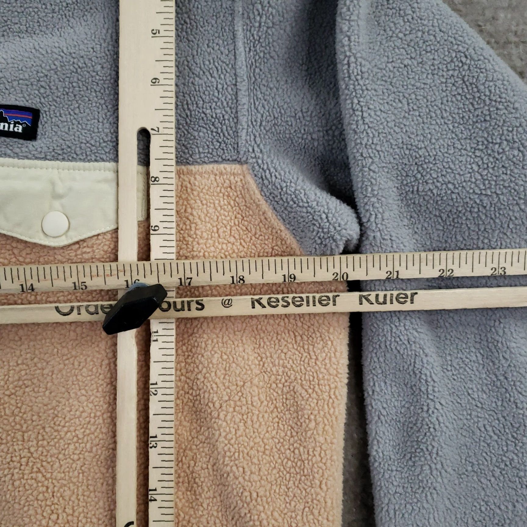 Patagonia Patagonia Sweater Shirt Womens M Beige Gray Pullover Fleece Synchilla Snap-T Mock Neck Long Sleeve Pockets Logo All Seasons Outdoor Camping Size M / US 6-8 / IT 42-44 - 3 Thumbnail