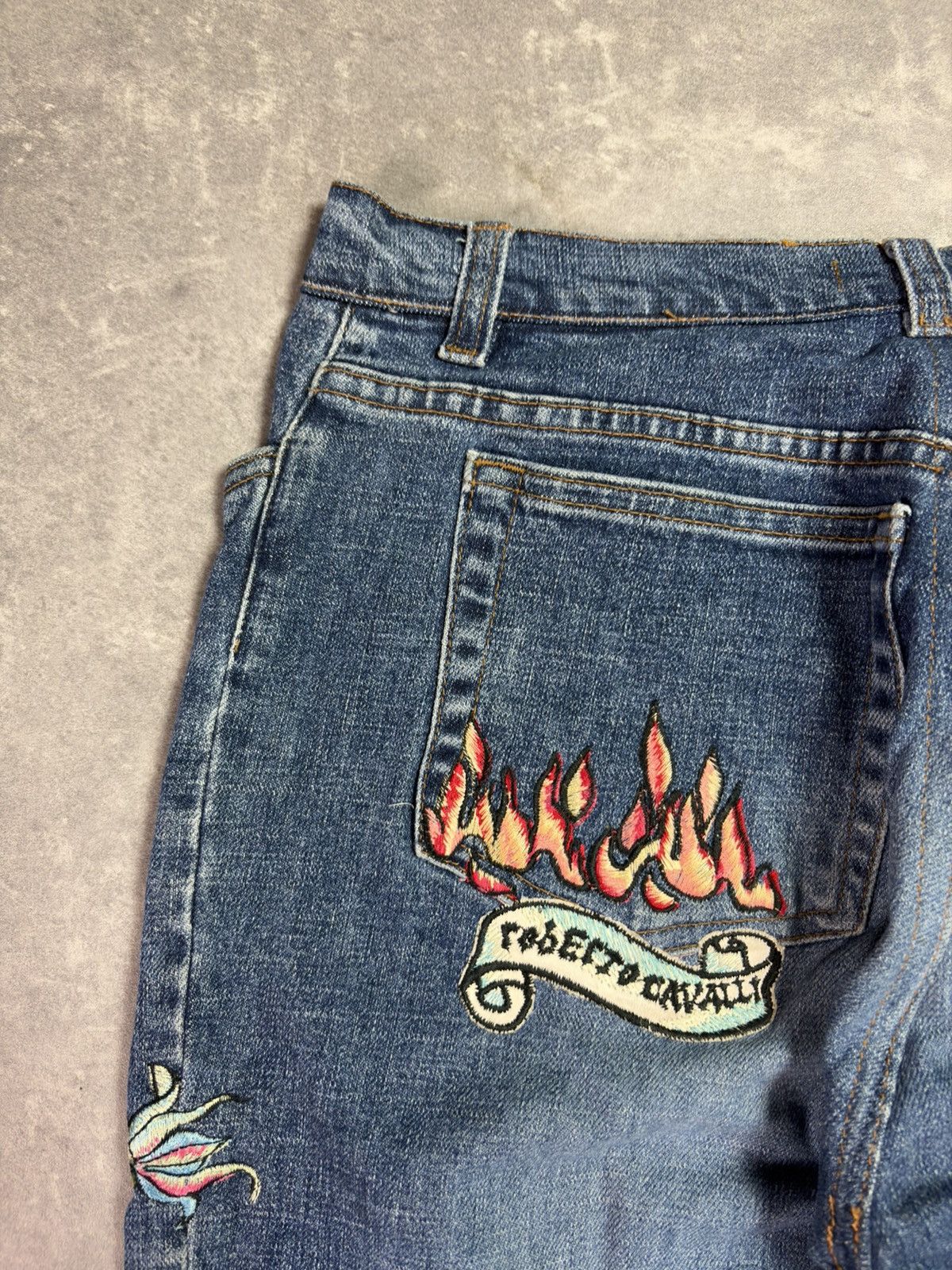 Roberto Cavalli SS03 Roberto Cavalli Tattoo Denim Jeans 30 32 Rare 00s Size US 30 / EU 46 - 15 Thumbnail