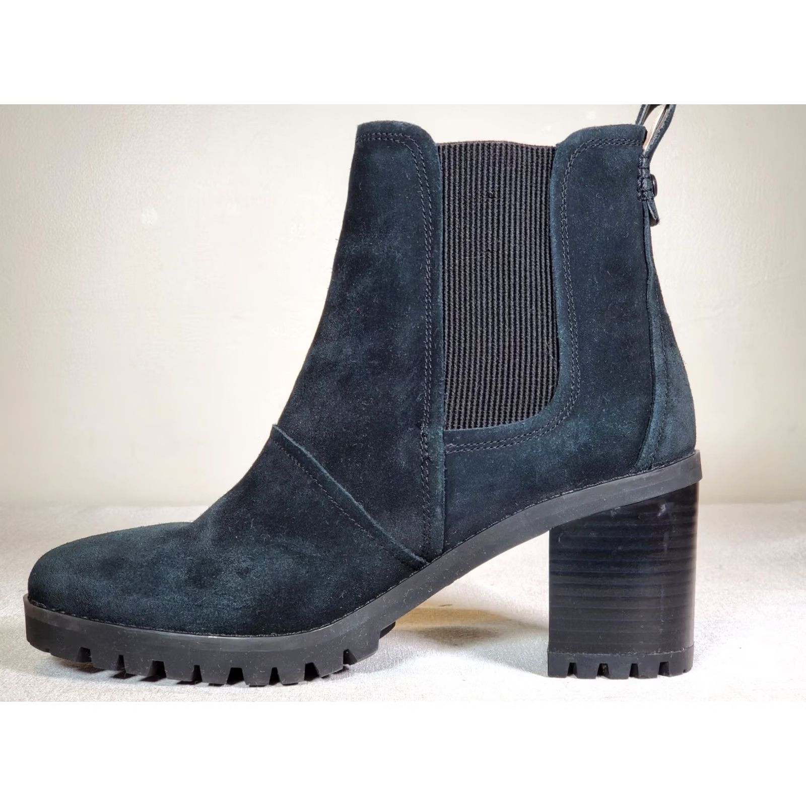 Ugg UGG Hazel Waterproof Suede Boots Chelsea Black Women's US 9.5 High Heel Chunky Shaft Ankle Boots Block Heel Chelsea Style EU40.5 UK7.5 Shoes Womens Size US 10 / IT 40 - 4 Thumbnail