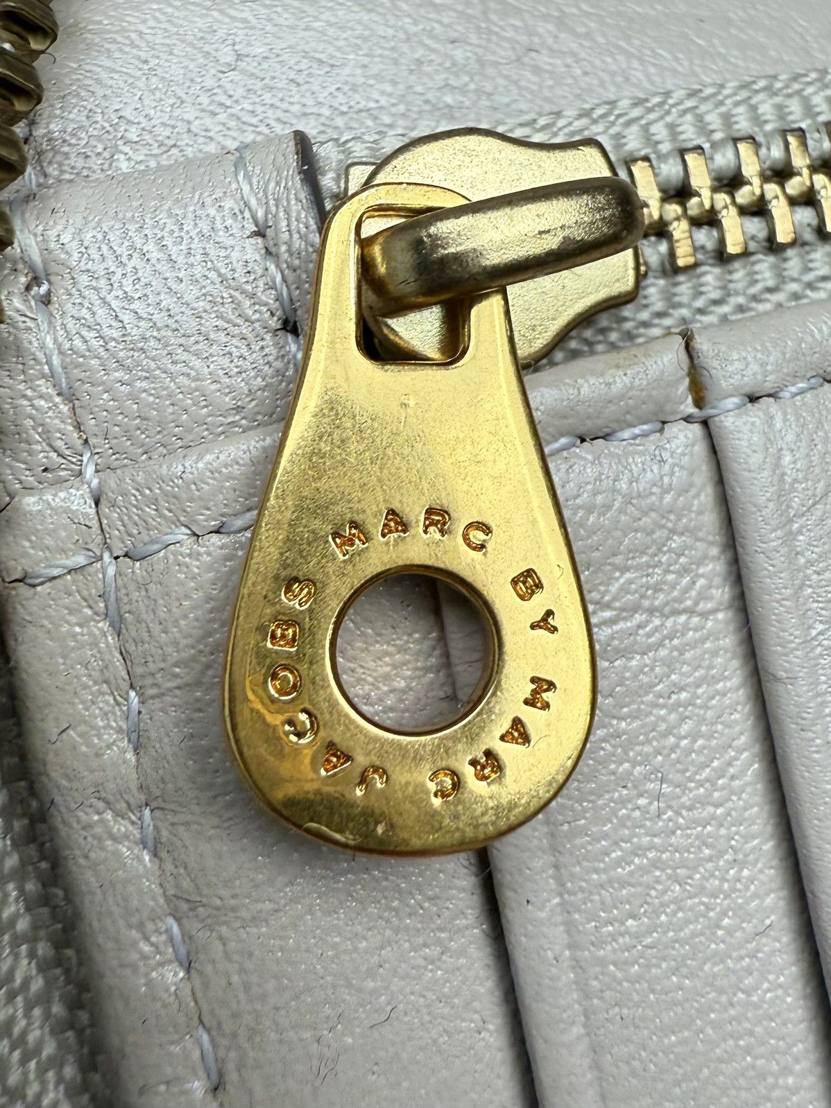 Marc by Marc Jacobs Vintage Marc by Marc Jacobs Beige Zip Around Wallet Rare Size ONE SIZE - 10 Thumbnail