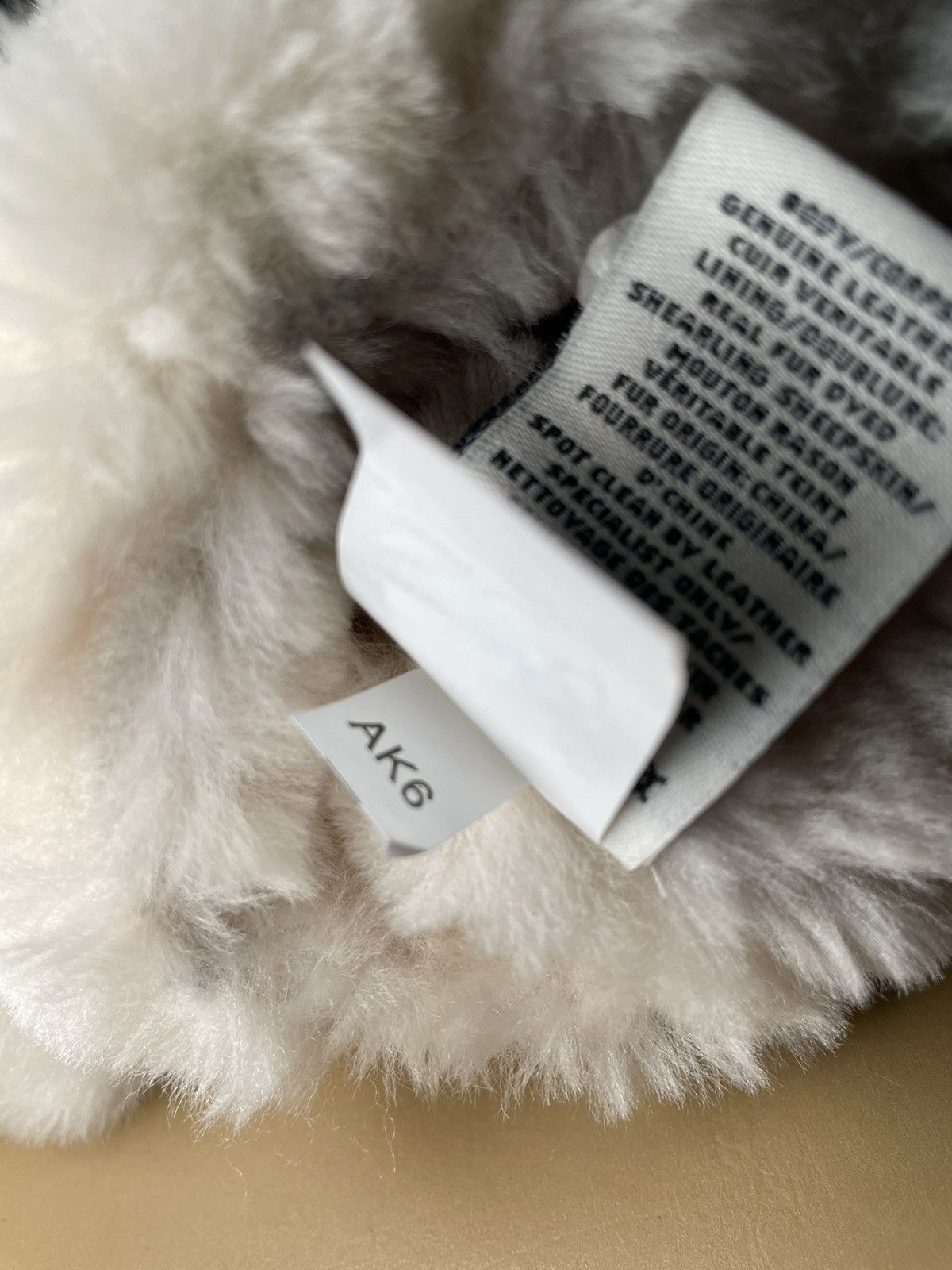 Palace × Ugg Palace x UGG Sheepskin Mitten Size ONE SIZE - 13 Thumbnail