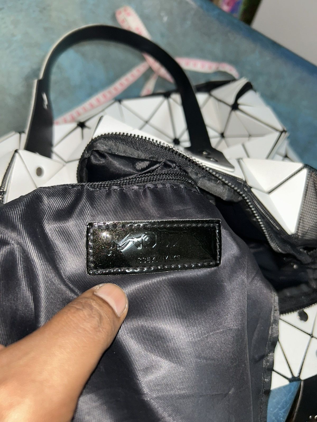 Issey Miyake Bao Bao Lucent Geometric-Pattern Tote Bag Size ONE SIZE - 8 Thumbnail