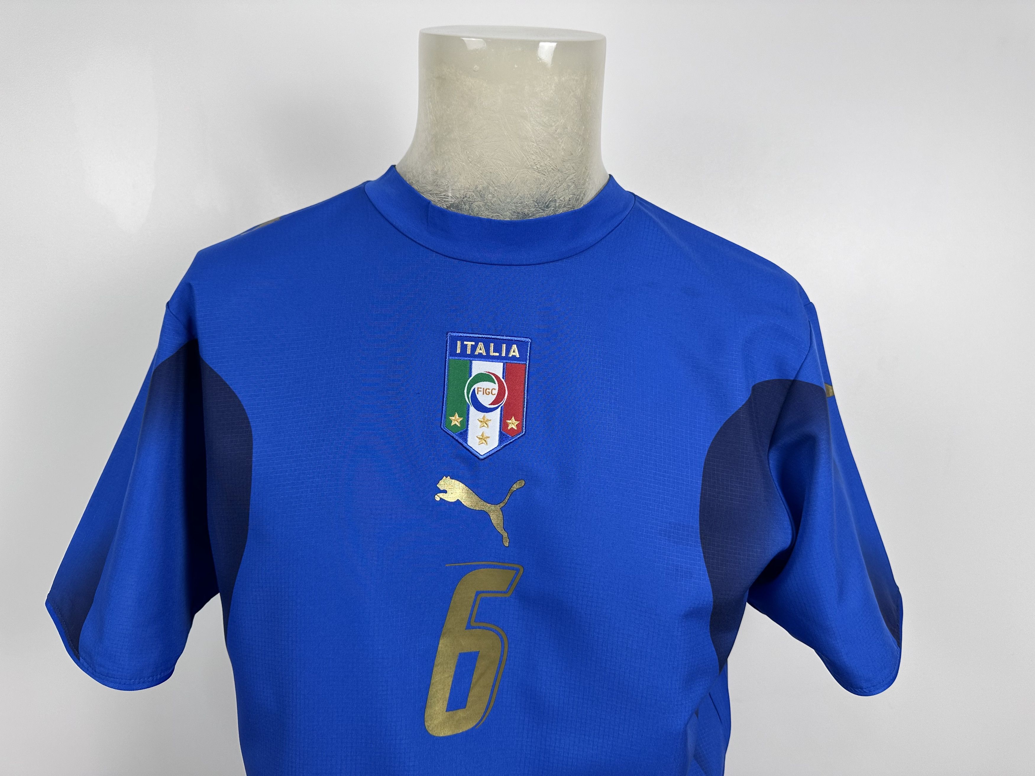 Puma × Vintage ITALY 2005 2006 HOME FOOTBALL SHIRT SOCCER JERSEY PUMA Size US M / EU 48-50 / 2 - 2 Thumbnail