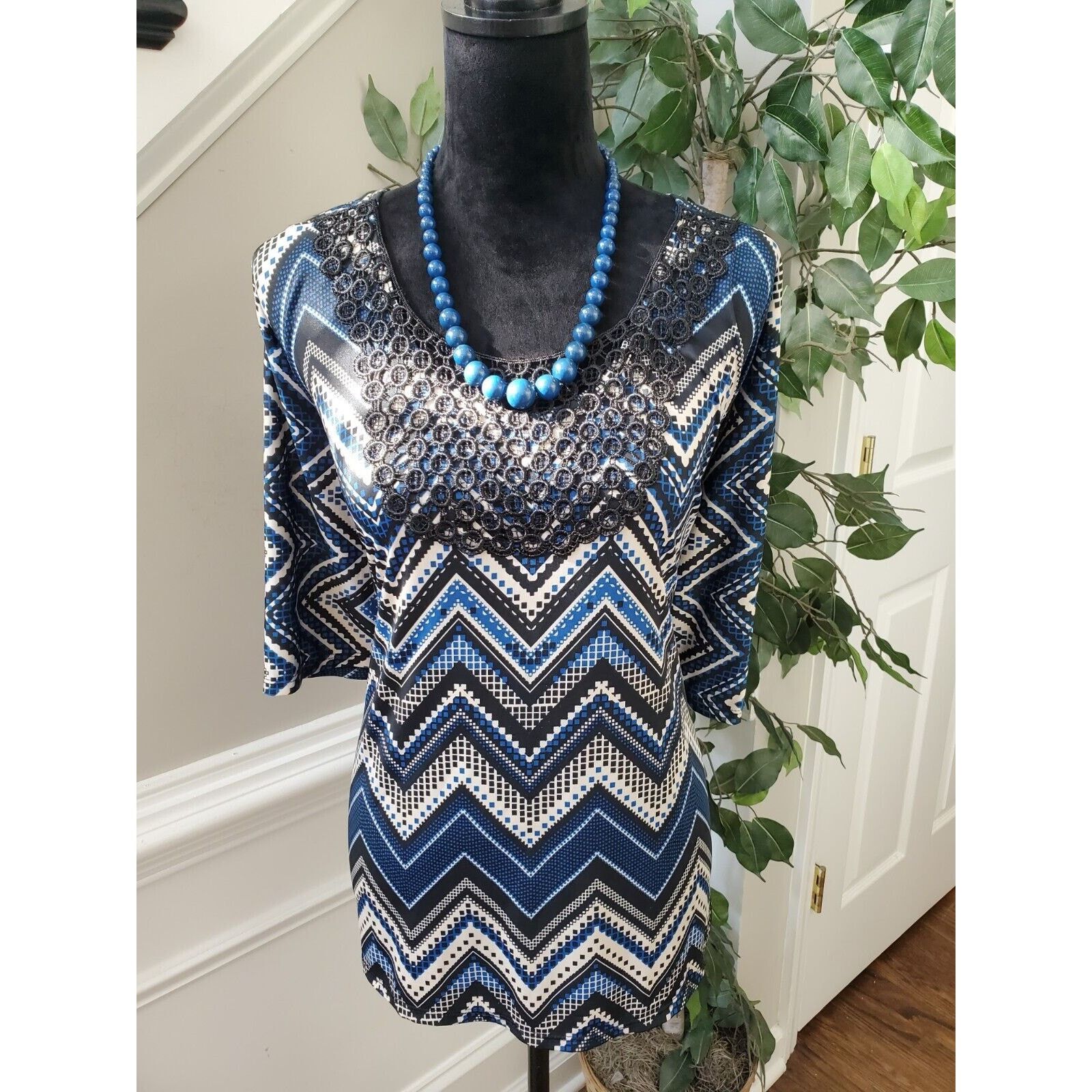 Other Lavish Chevron Polyester Round Neck 3/4 Sleeve Top Blouse Size 3XL / US 20-22 - 1 Thumbnail
