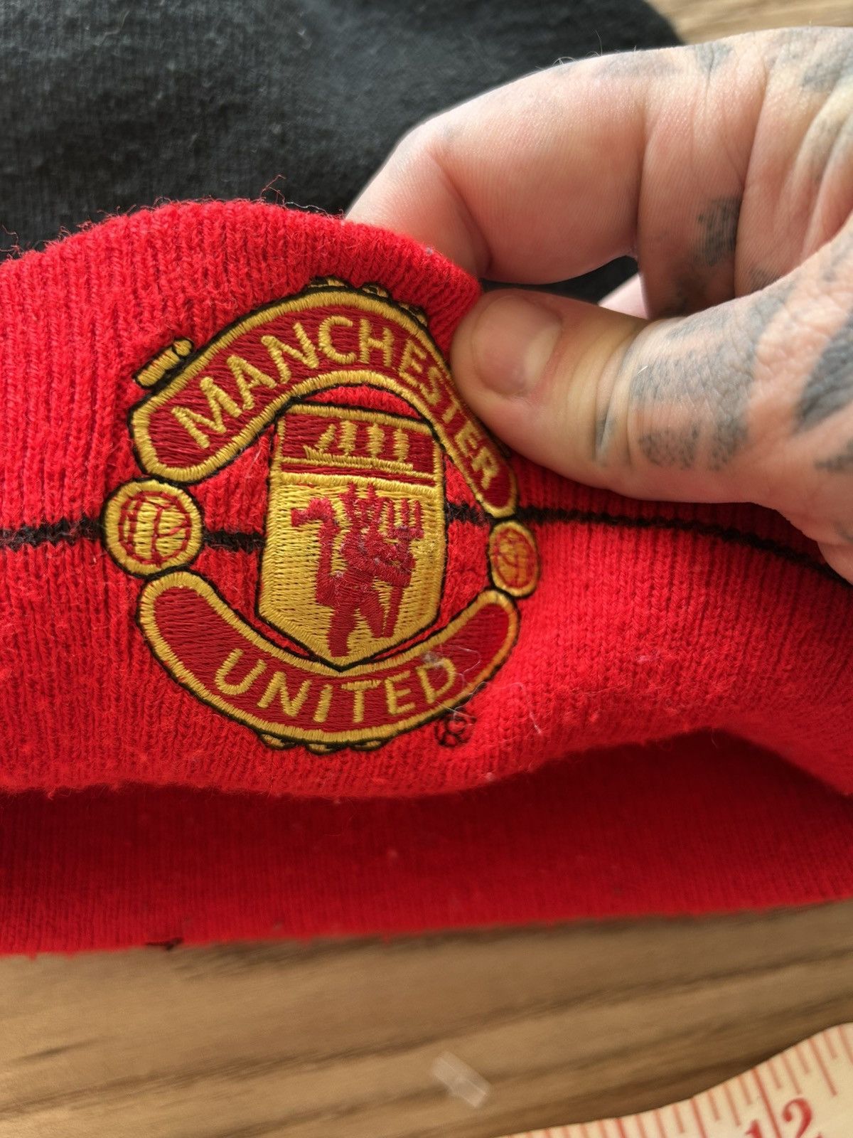 Vintage Vintage Manchester United Embroidered Beanie Black / Red Size ONE SIZE - 3 Thumbnail
