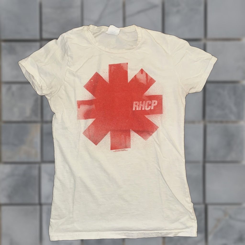 Vintage VINTAGE 2013 Red Hot Chili Peppers T-Shirt Women M White 15.5x22 RHCP Shirt Ladies Medium Size M / US 6-8 / IT 42-44 - 1 Thumbnail