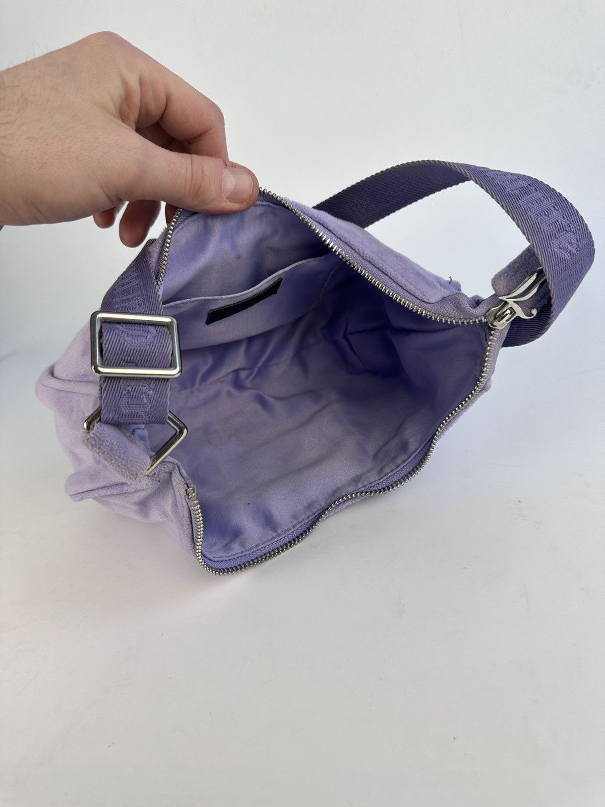 Juicy Couture Juicy Couture Purple Velour Baguette Shoulder Bag Y2K Velvet Size ONE SIZE - 9 Thumbnail