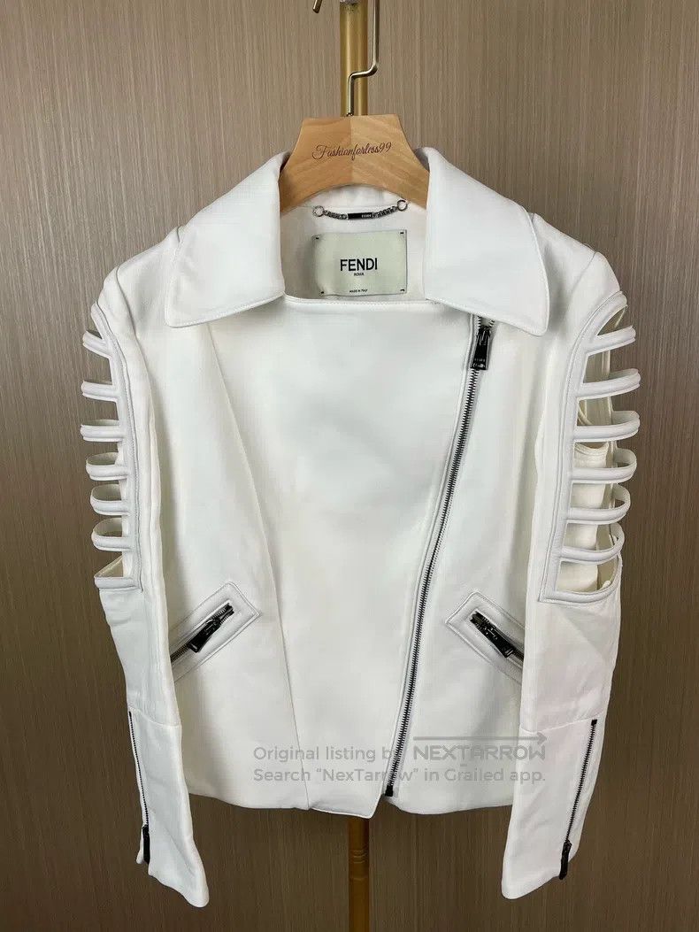 Fendi Fendi White runway style coat Size XXS / US 00 / IT 34 - 1 Thumbnail