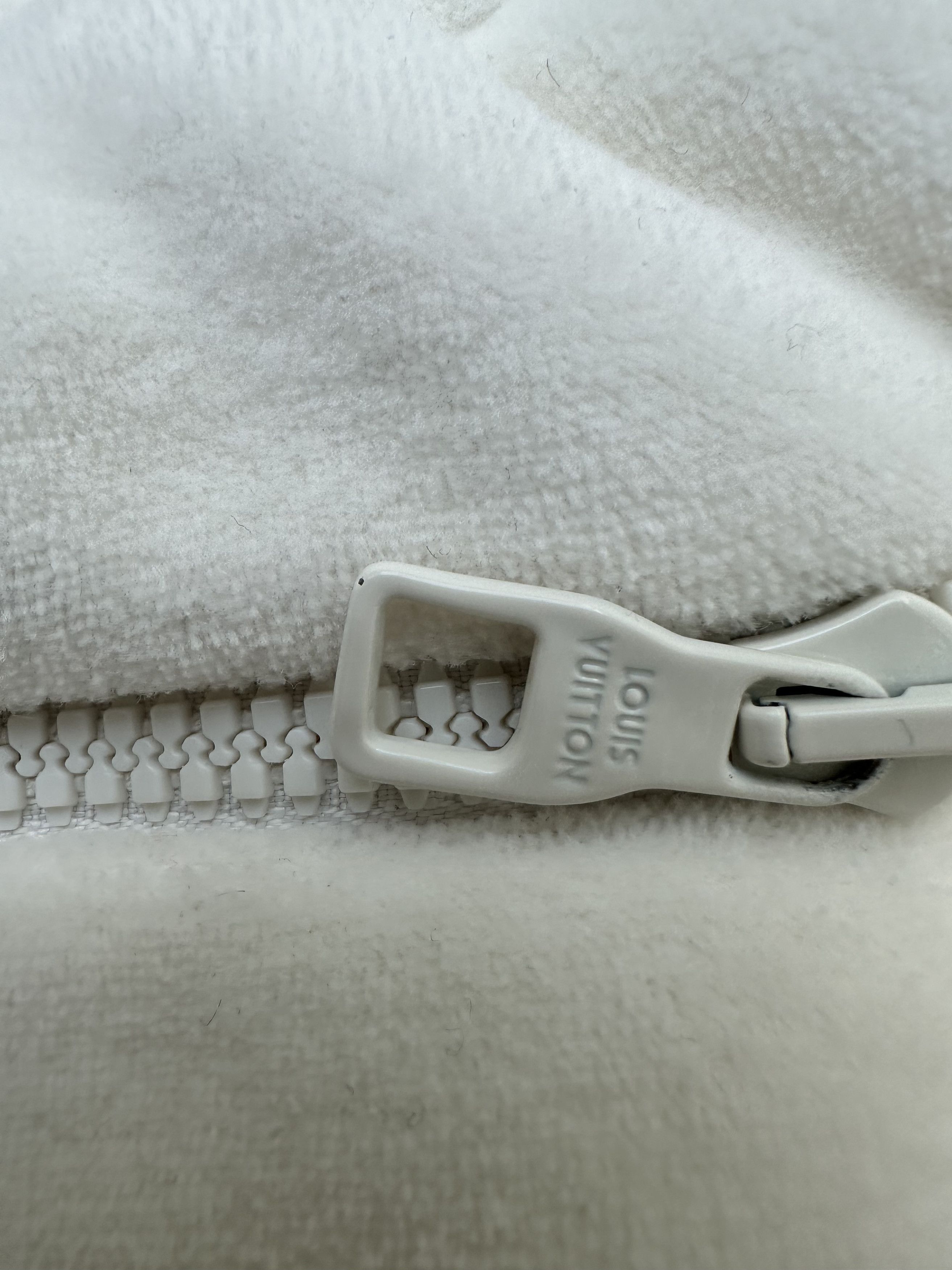 Louis Vuitton LOUIS VUITTON velour white cargo sweatpants by Virgil Abloom Size US 30 / EU 46 - 9 Thumbnail