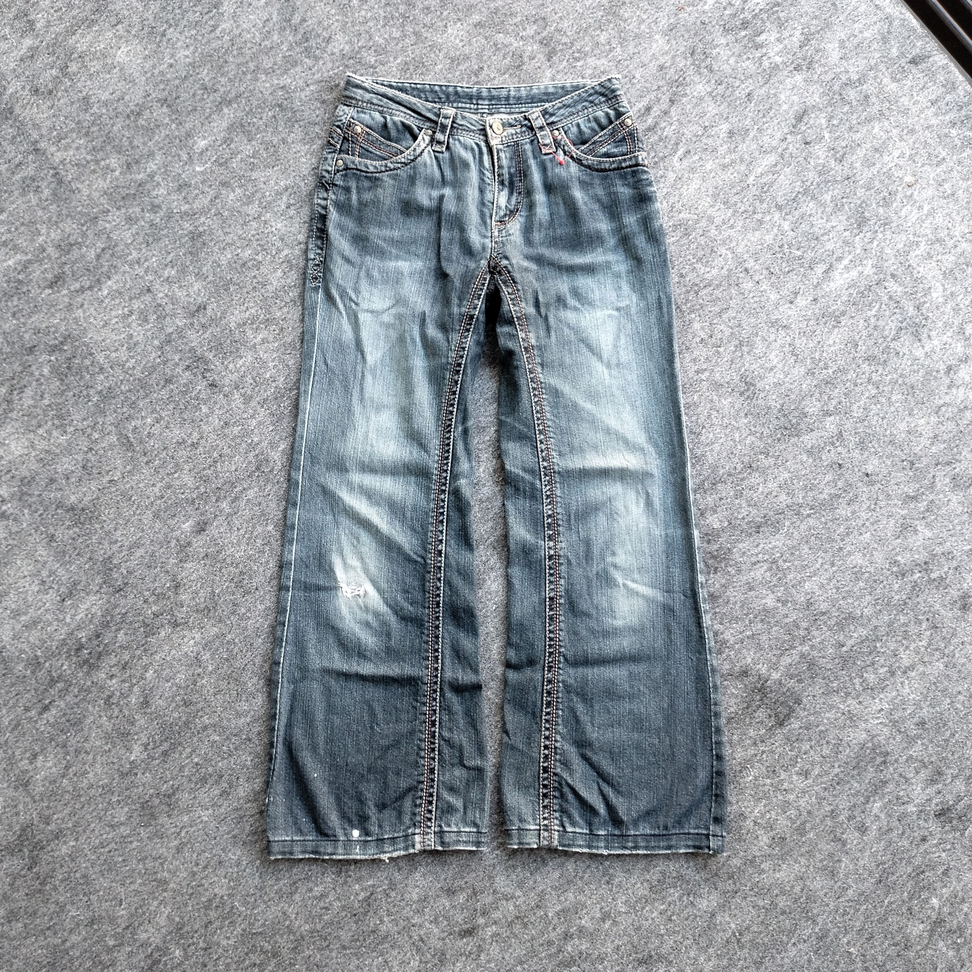Tornado Mart Jouer aux echecs distressed flare jeans Size US 28 / EU 44 - 1 Thumbnail