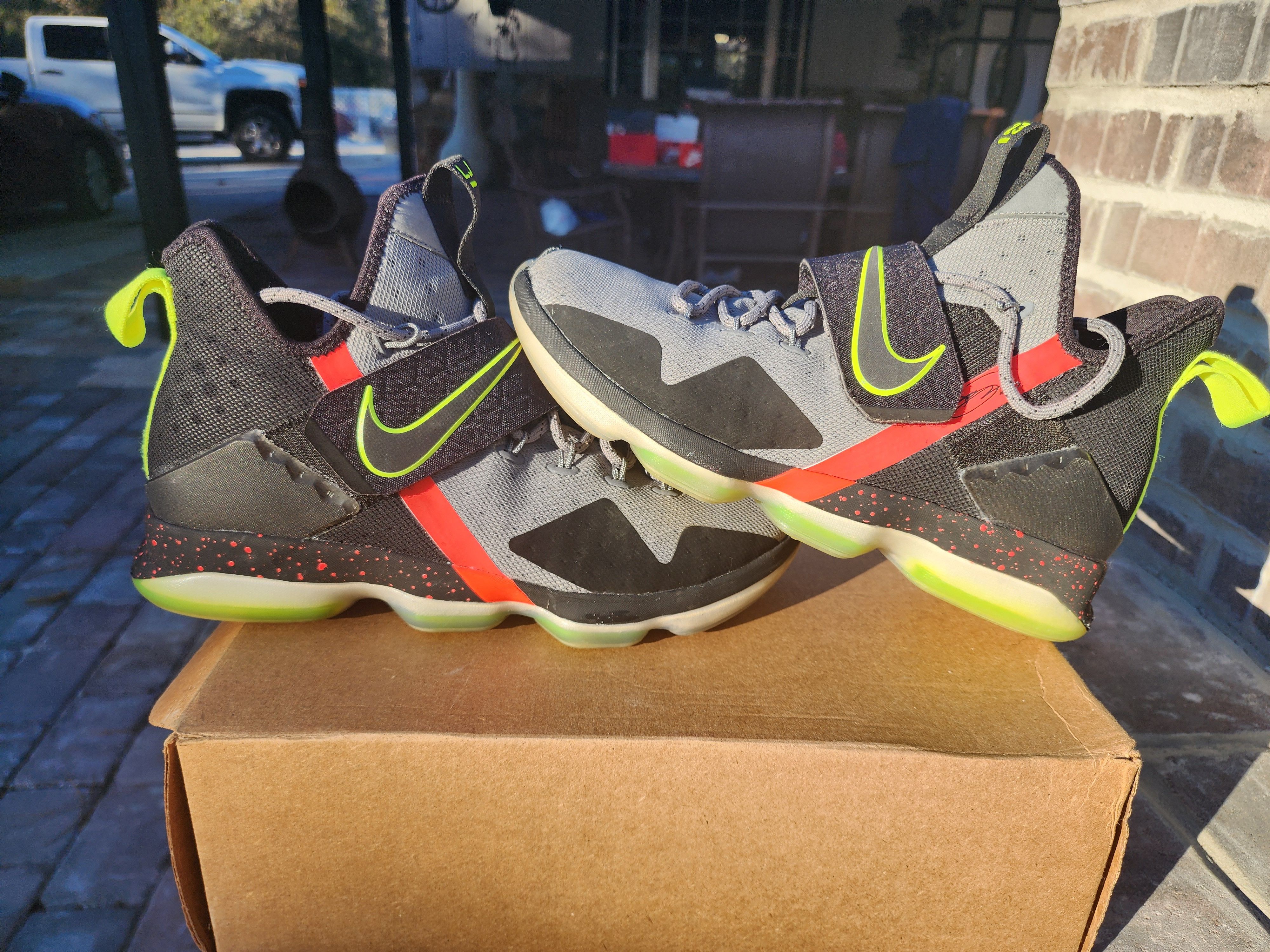 Nike Nike Lebron 14 Out Of Nowhere Size 9.5 Size US 9.5 / EU 42-43 - 1 Thumbnail