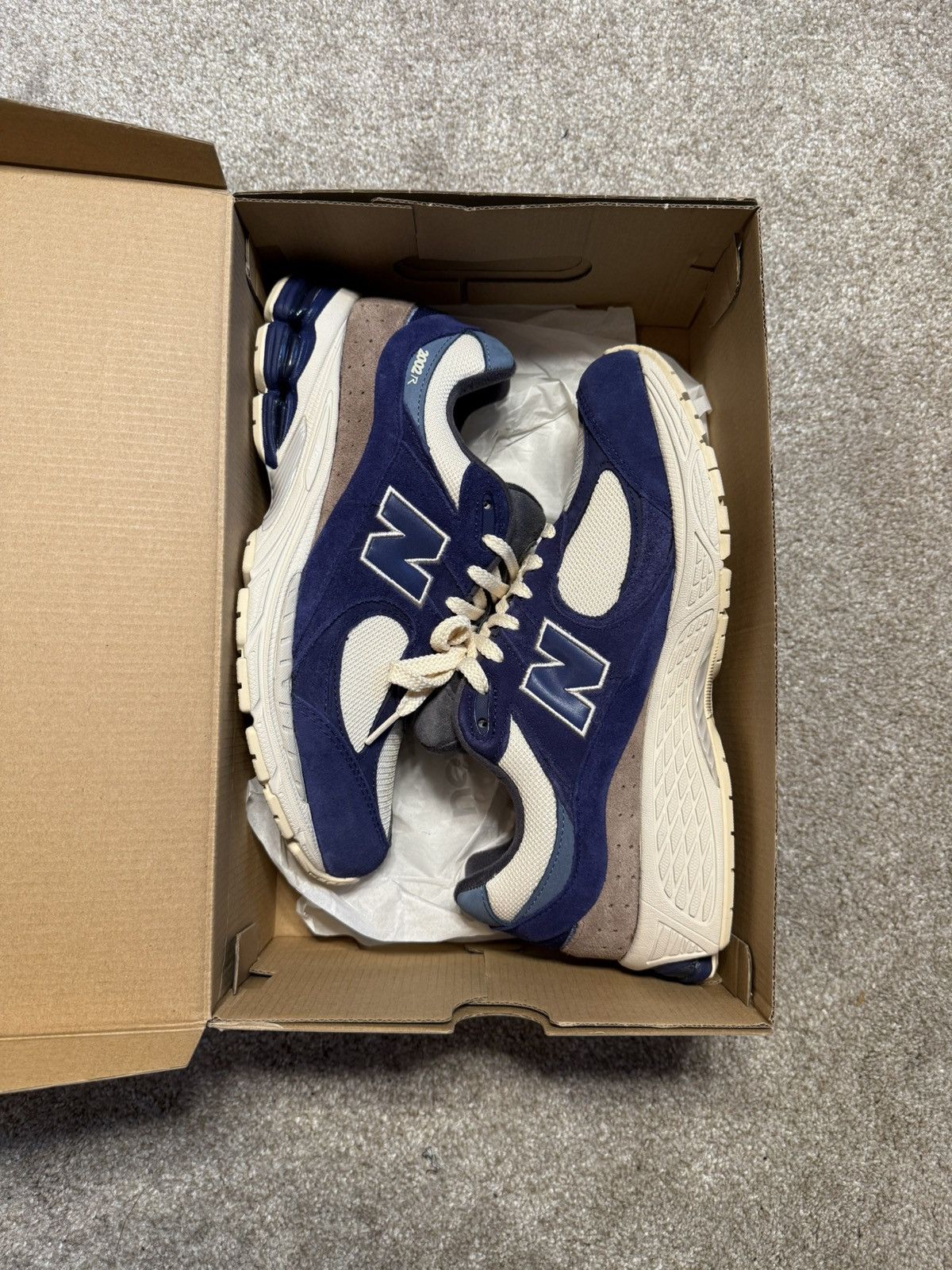 New Balance New Balance 2002R “Light Cream Purple” Size US 9.5 / EU 42-43 - 1 Thumbnail