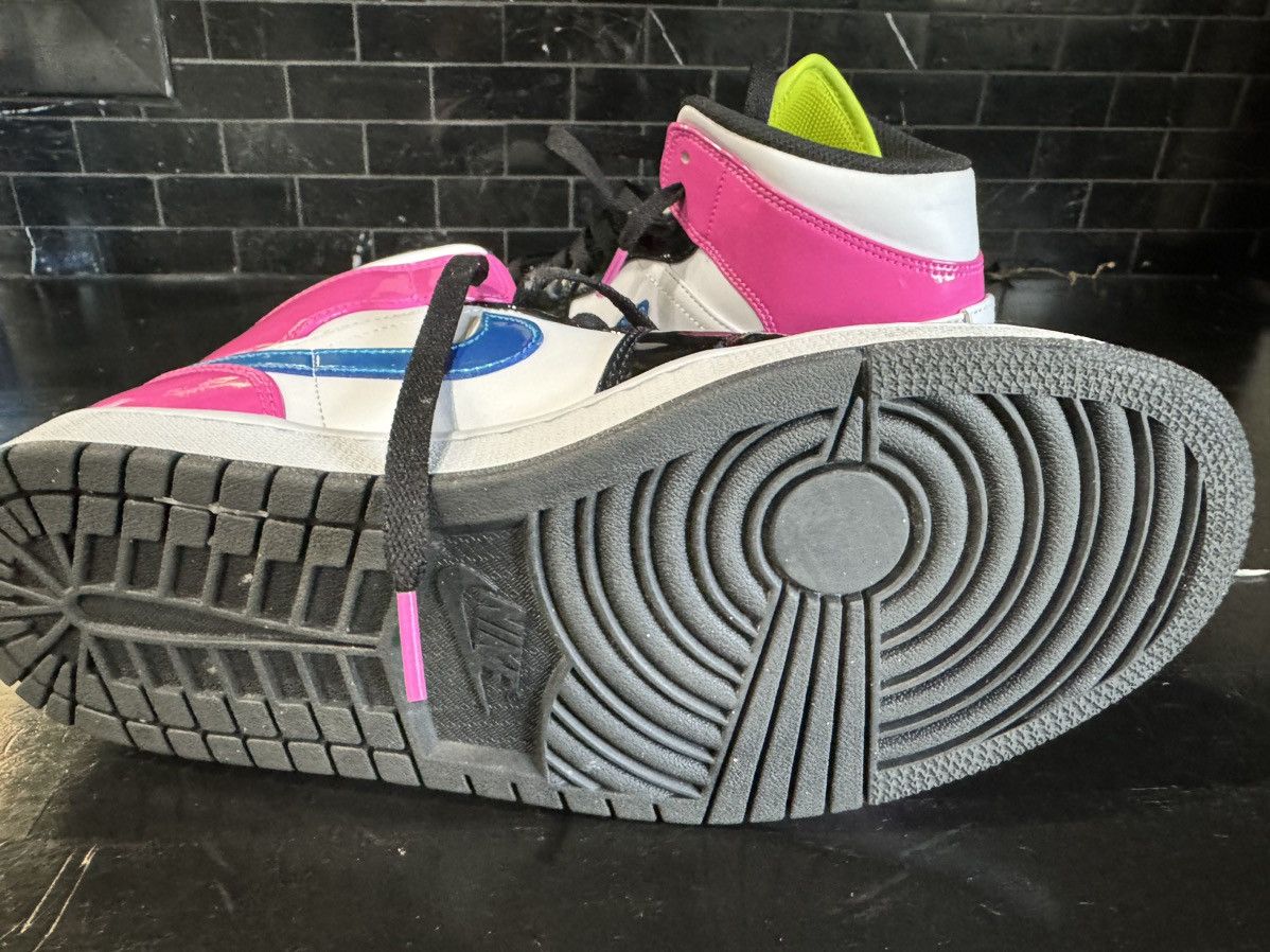 Nike Air Jordan 1 mid Se ‘cyber active fuchsia’ Size US 8.5 / IT 38.5 - 4 Thumbnail