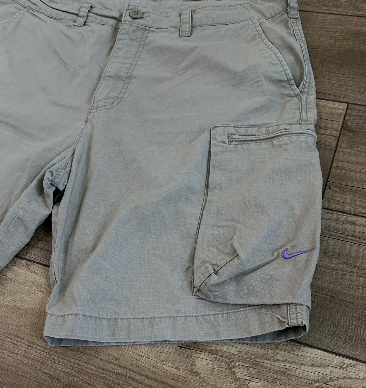 Nike Vintage Nike Cargo Shorts Purple Swoosh Travis Scott Style Size US 36 / EU 52 - 2 Thumbnail