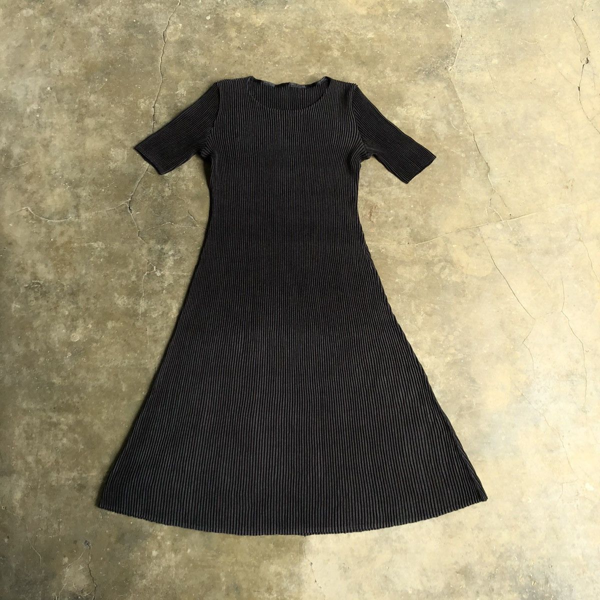 Japanese Brand 2000s Issey Miyake Specchio Pleats Architectural Midi Dress Size M / US 6-8 / IT 42-44 - 2 Thumbnail