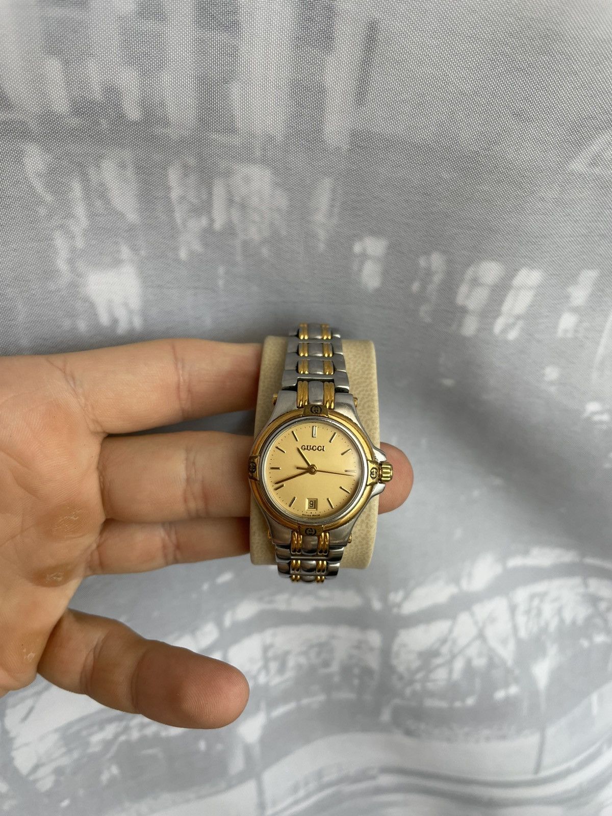 Gucci Gucci Watch 9000L Size ONE SIZE - 1 Thumbnail