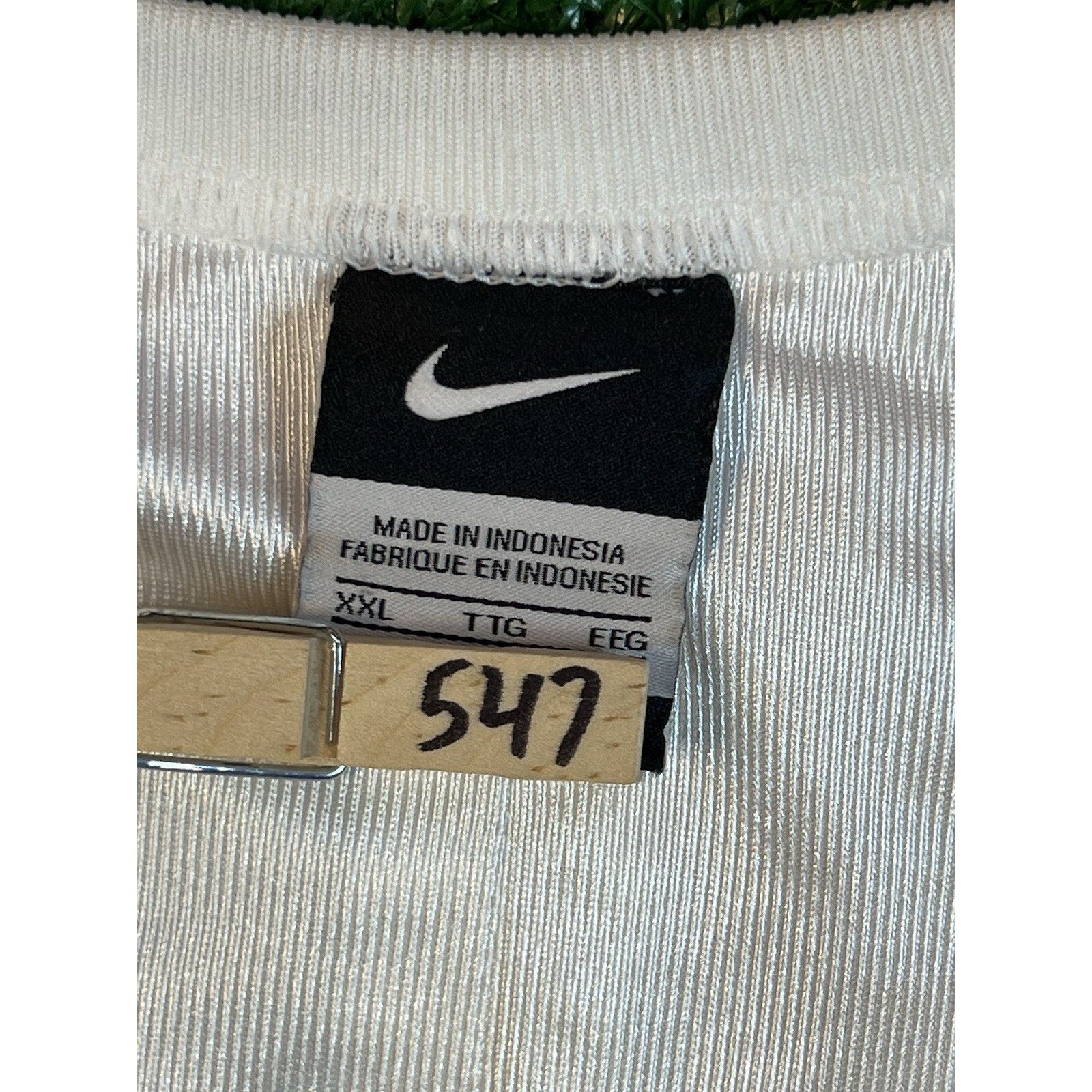 Nike Vintage Nike Team South #76 White Football Jersey Size XXL Size US XXL / EU 58 / 5 - 4 Thumbnail