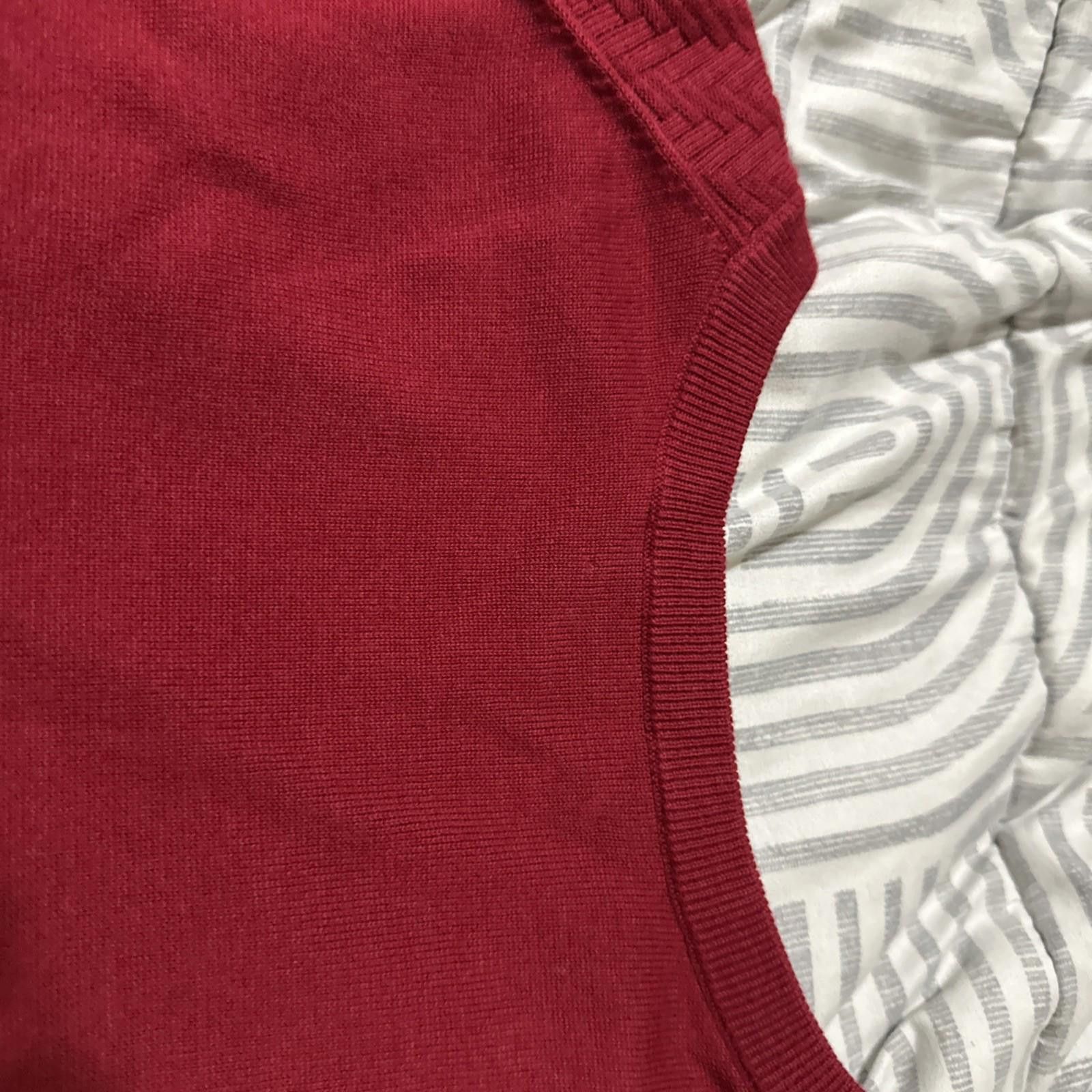 Roundtree & Yorke Roundtree and Yorke Men's burgundy Sweater Vest 1 Casual 2XL Size US XXL / EU 58 / 5 - 9 Thumbnail