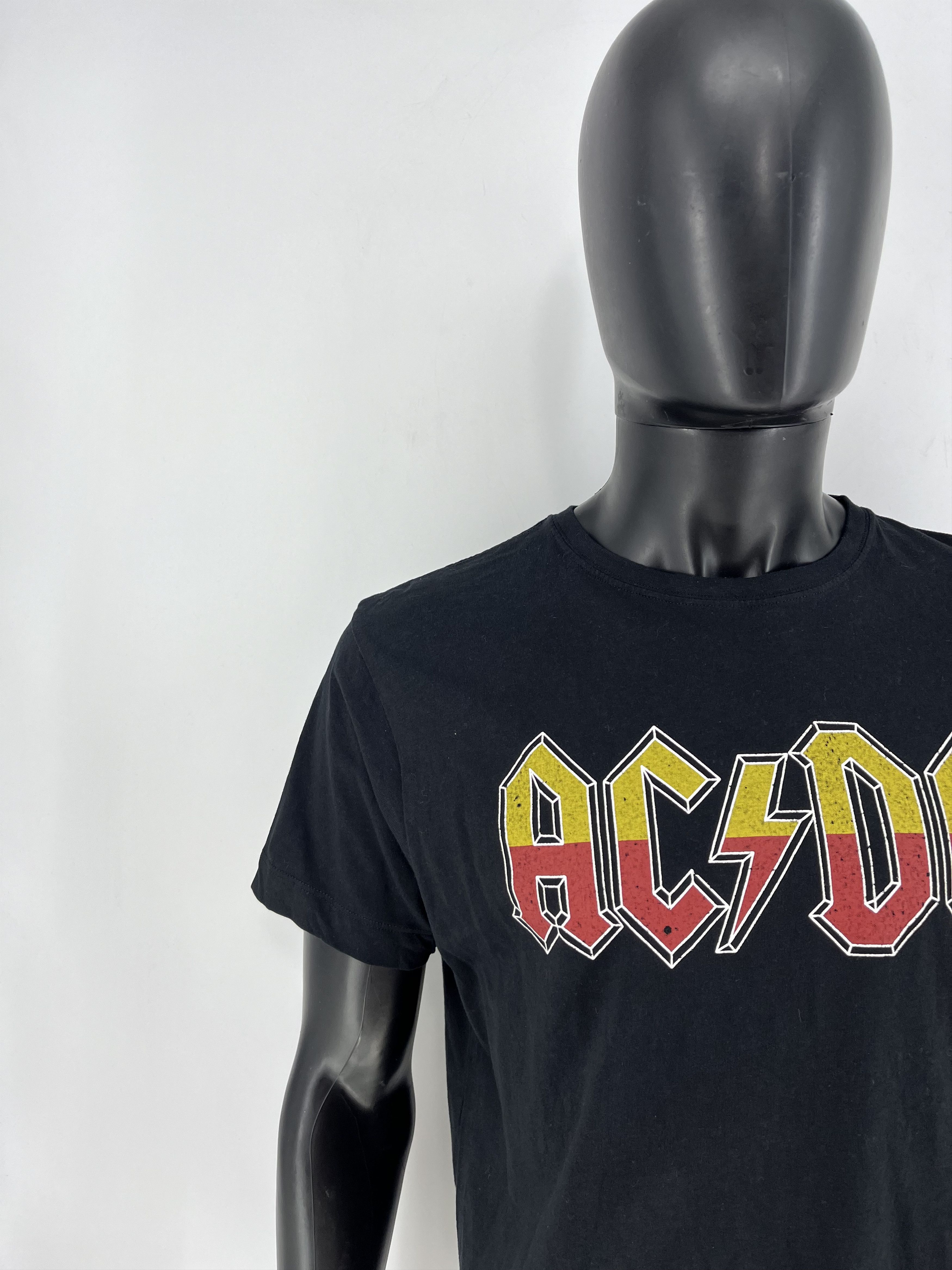 Band Tees × Vintage Vintage Y2K AC/DC ACDC Black In Evrope Tour Big Logo Size US M / EU 48-50 / 2 - 6 Thumbnail